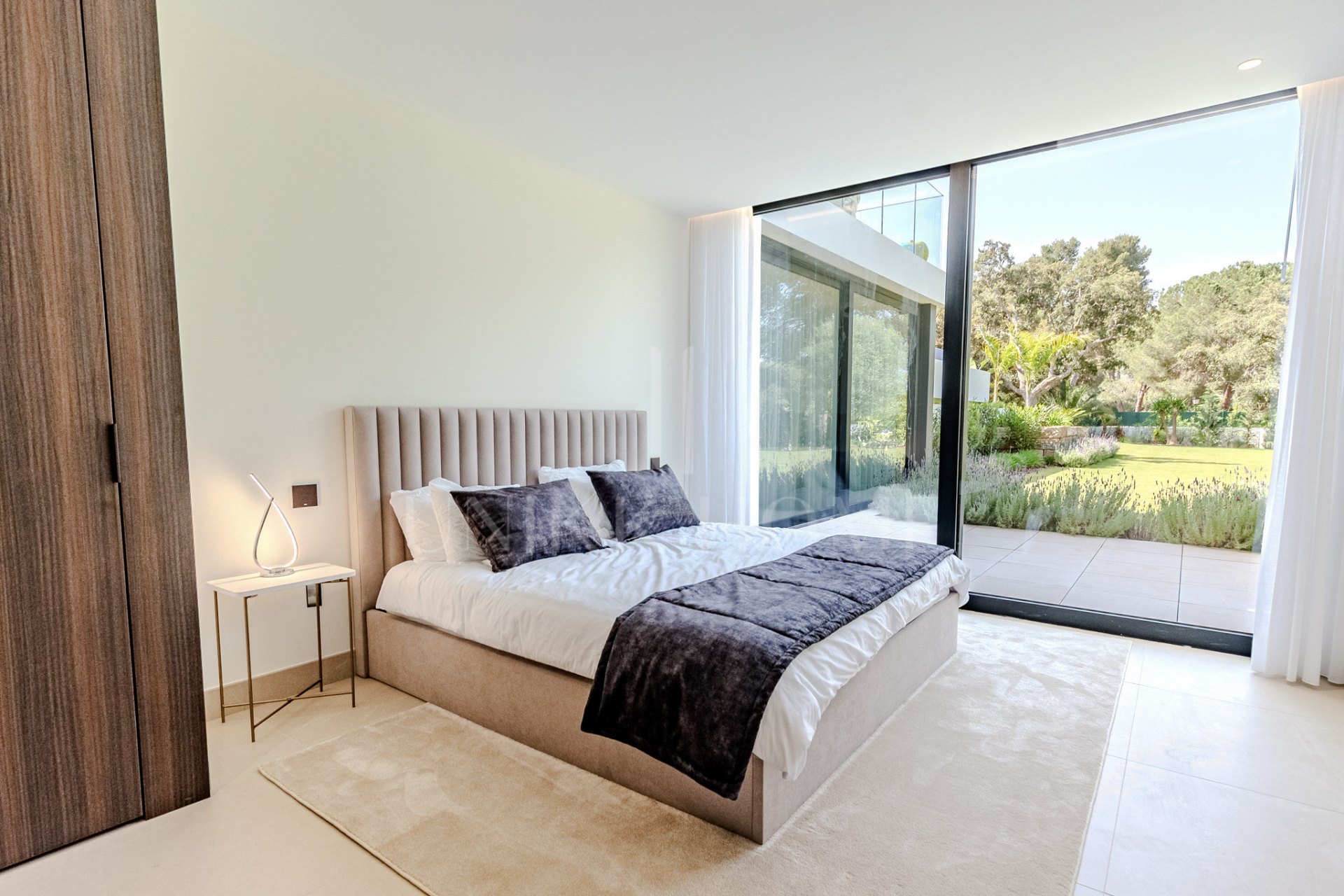 A Masterpiece of Modern Elegance in Sotogrande’s Kings and Queens