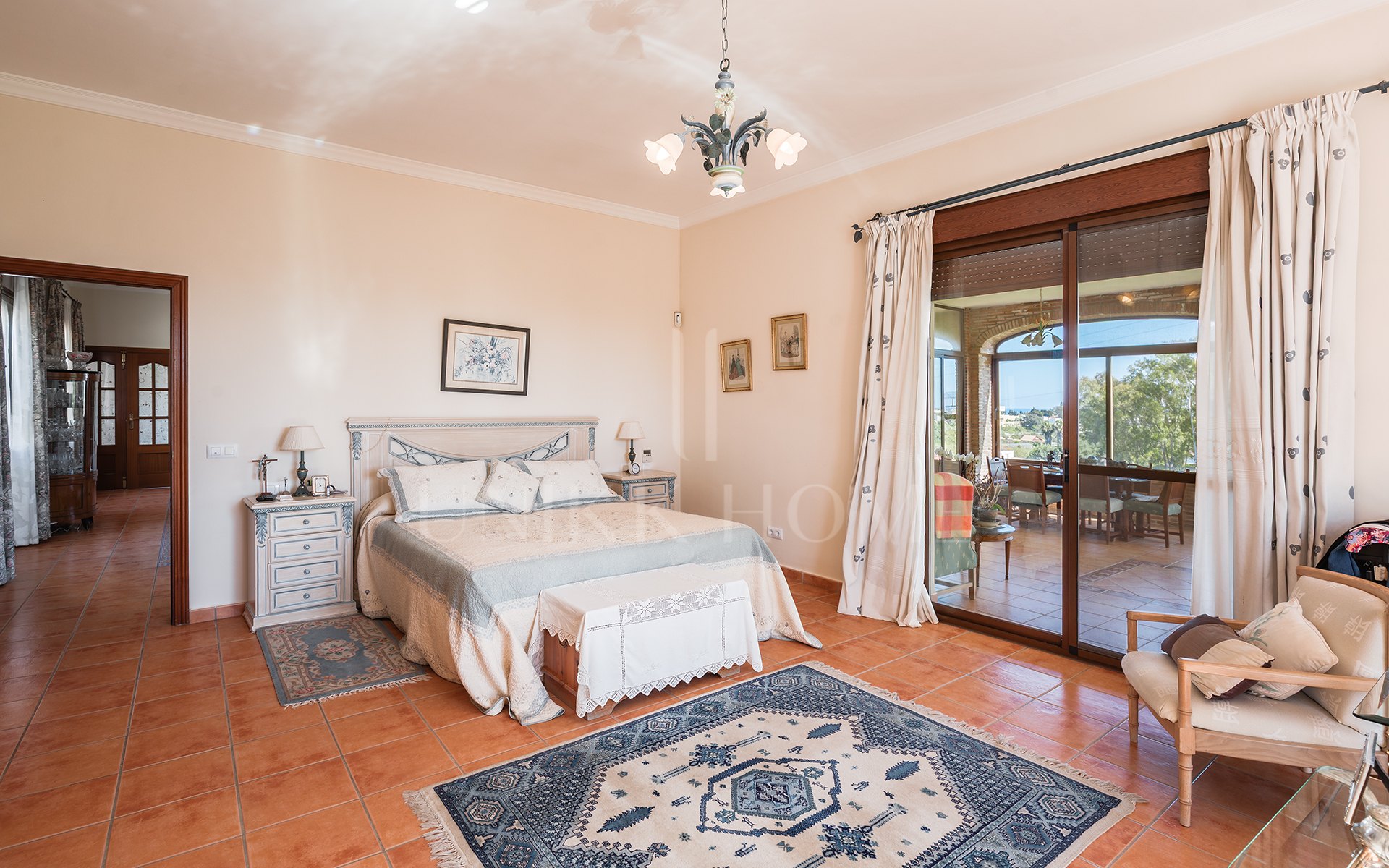 Encantadora finca rústica con vistas panorámicas en El Padrón, Estepona este