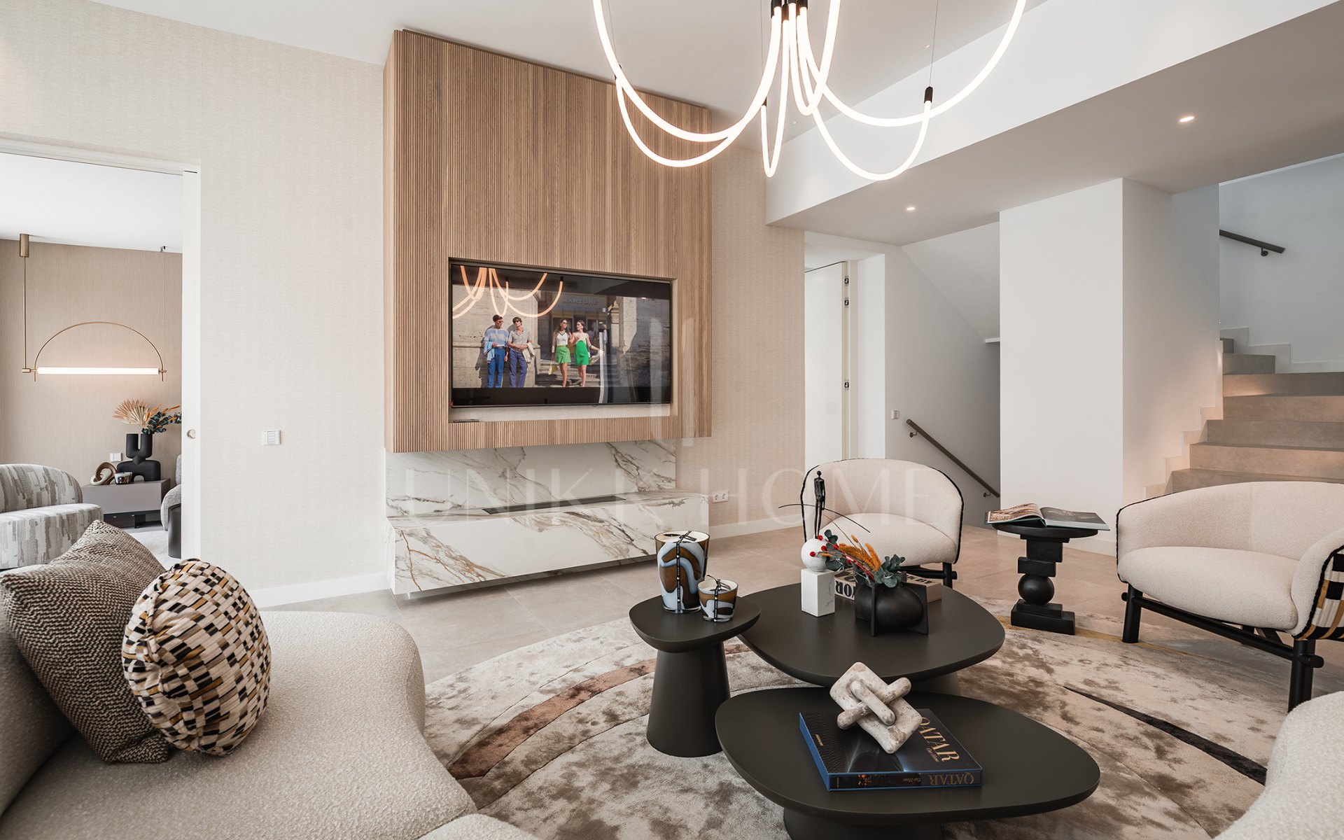 Elegant Contemporary Villa with 5 En-Suite Bedrooms in El Paraíso, New Golden Mile, Marbella