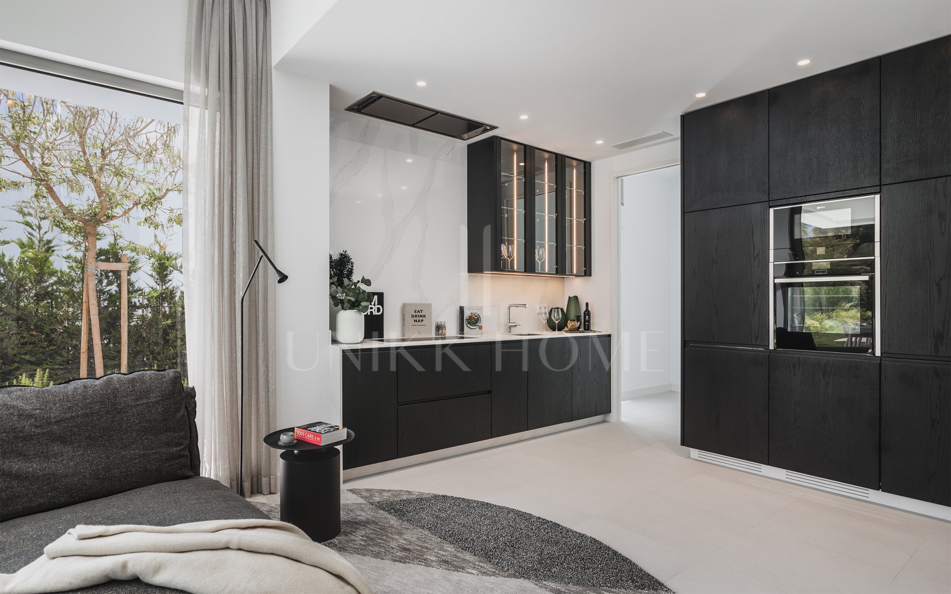 Contemporary Villa for Sale in El Paraíso, New Golden Mile, Marbella