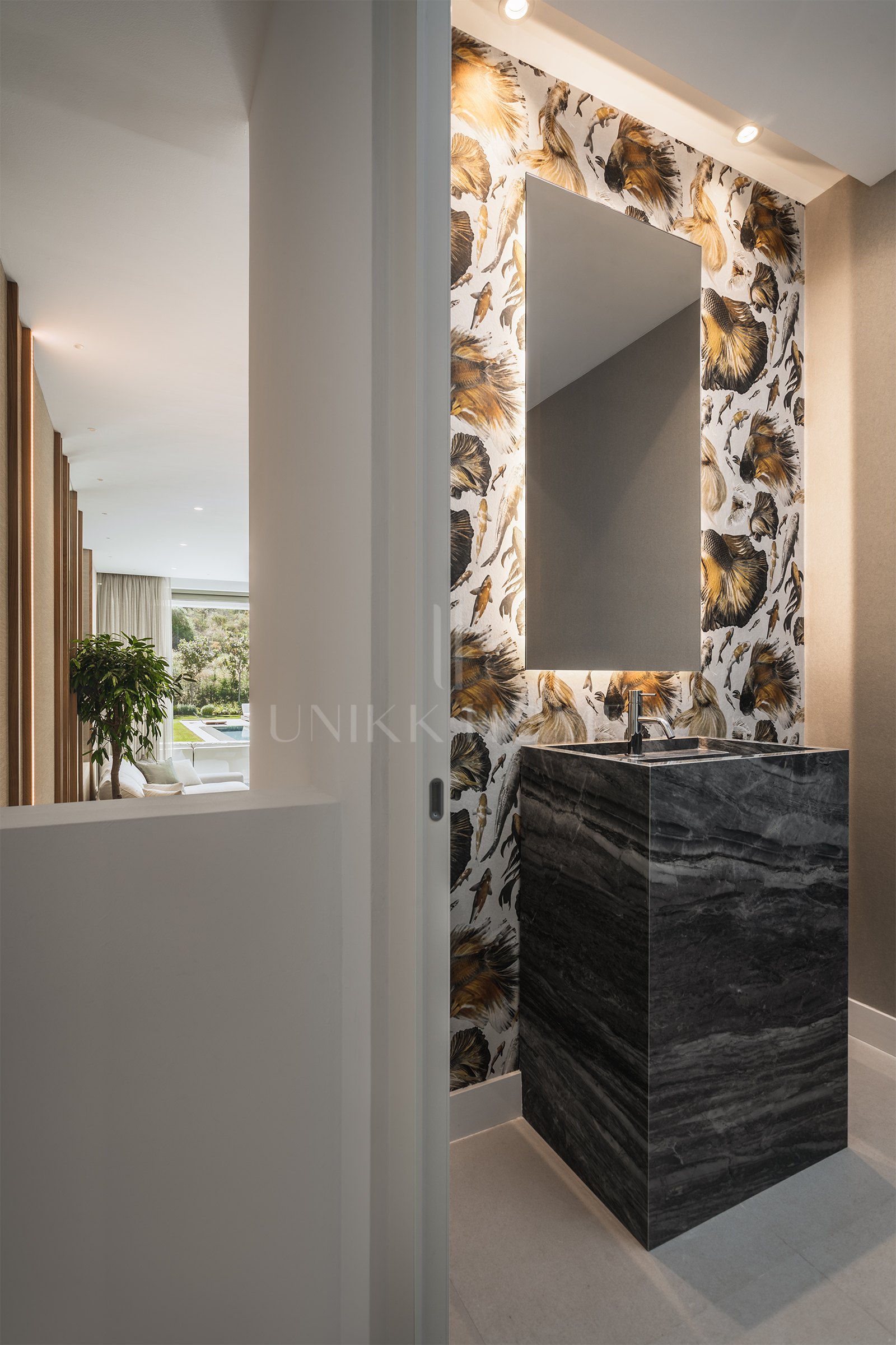 Contemporary Villa for Sale in El Paraíso, New Golden Mile, Marbella