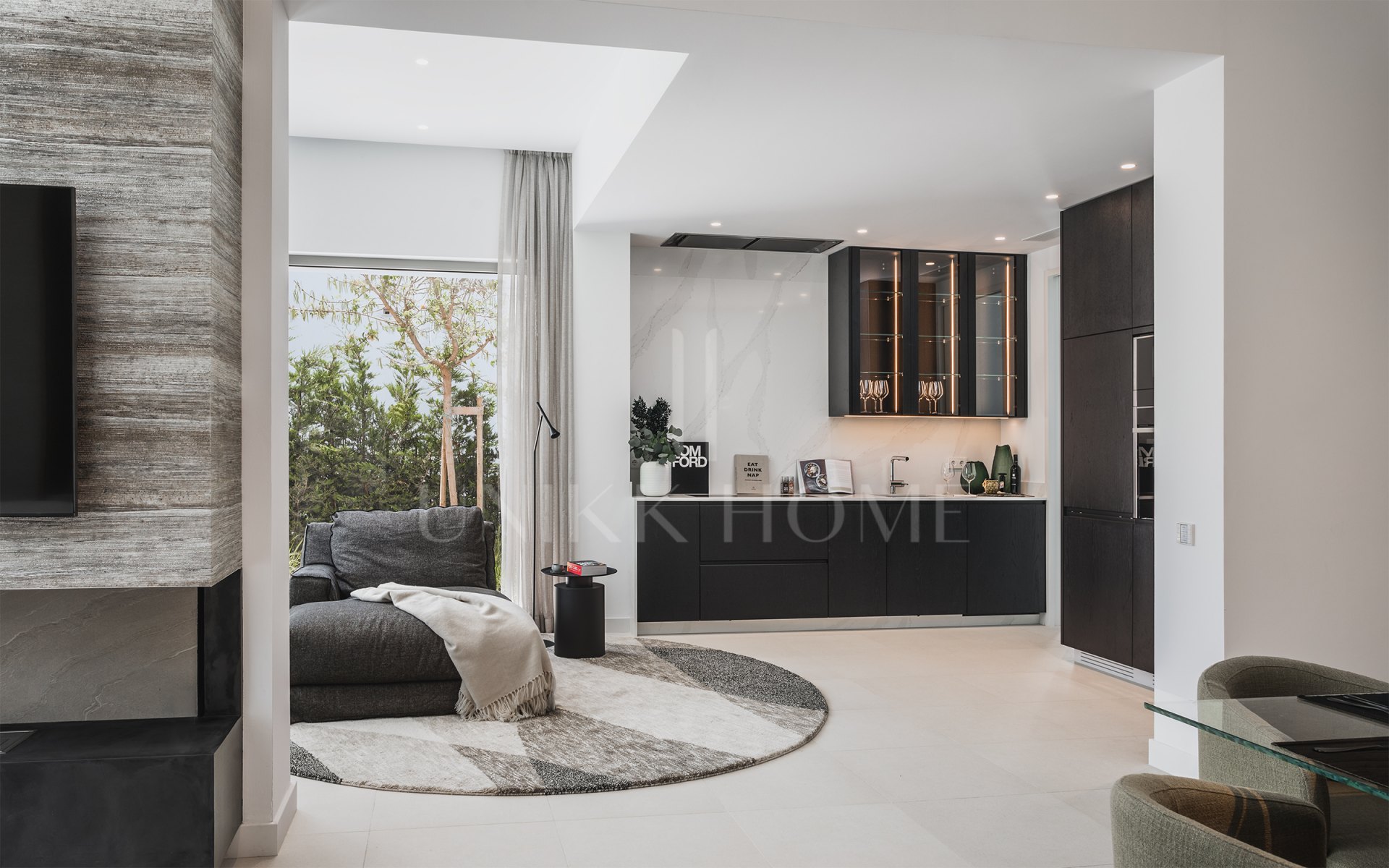 Contemporary Villa for Sale in El Paraíso, New Golden Mile, Marbella