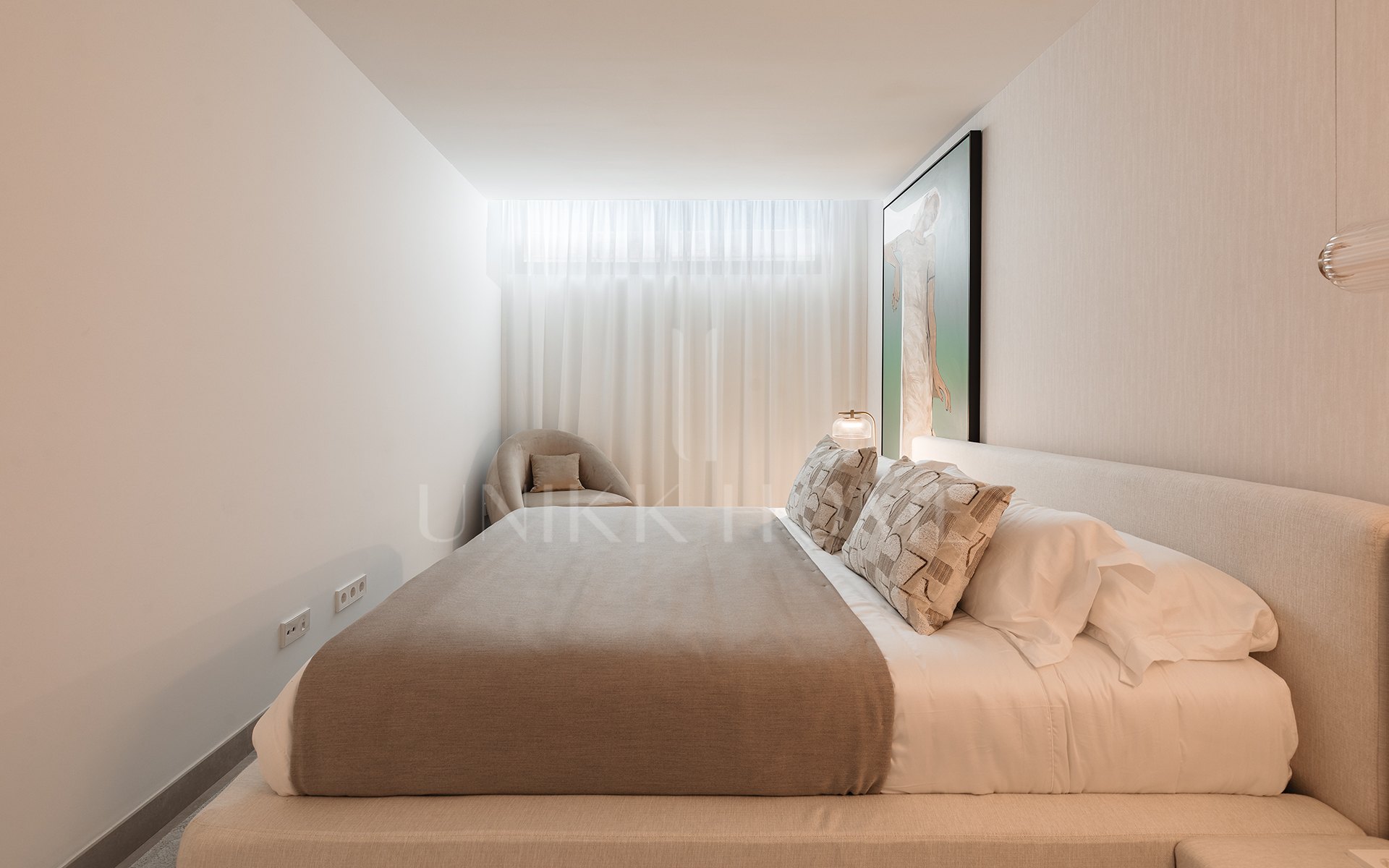 Modern 5-Bedroom Villa for Sale in El Paraíso, New Golden Mile, Marbella