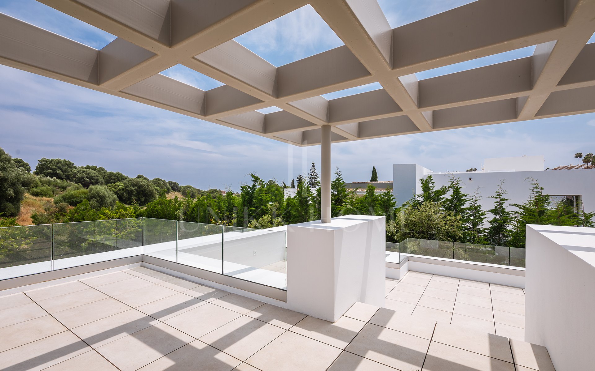 Modern 5-Bedroom Villa for Sale in El Paraíso, New Golden Mile, Marbella