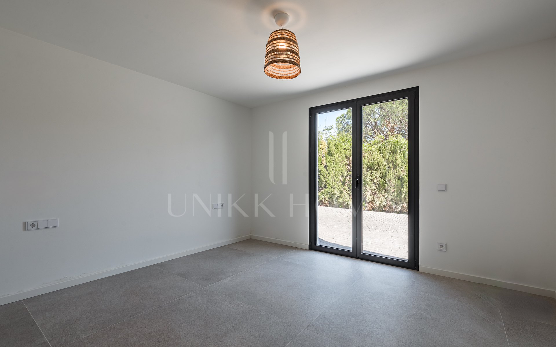 Villa de lujo elegantemente renovada en la urbanización residencial cerrada de El Madroñal, Benahavís