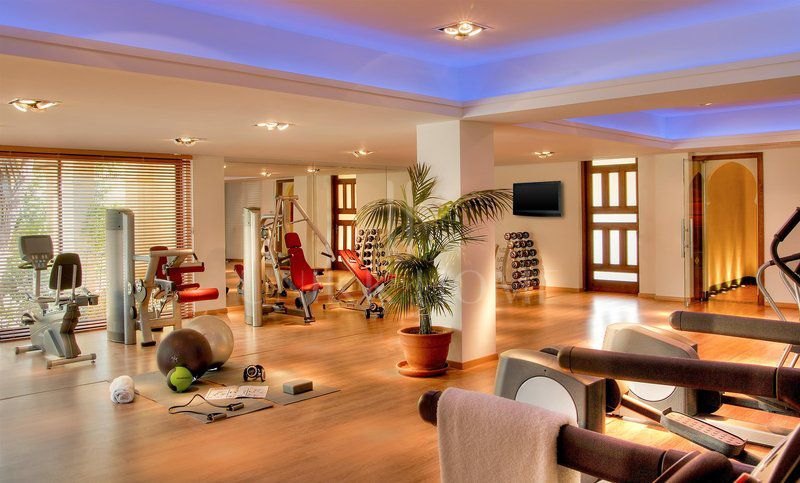 Spacious frontline golf townhouse in Las Encinas, La Quinta, Benahavís