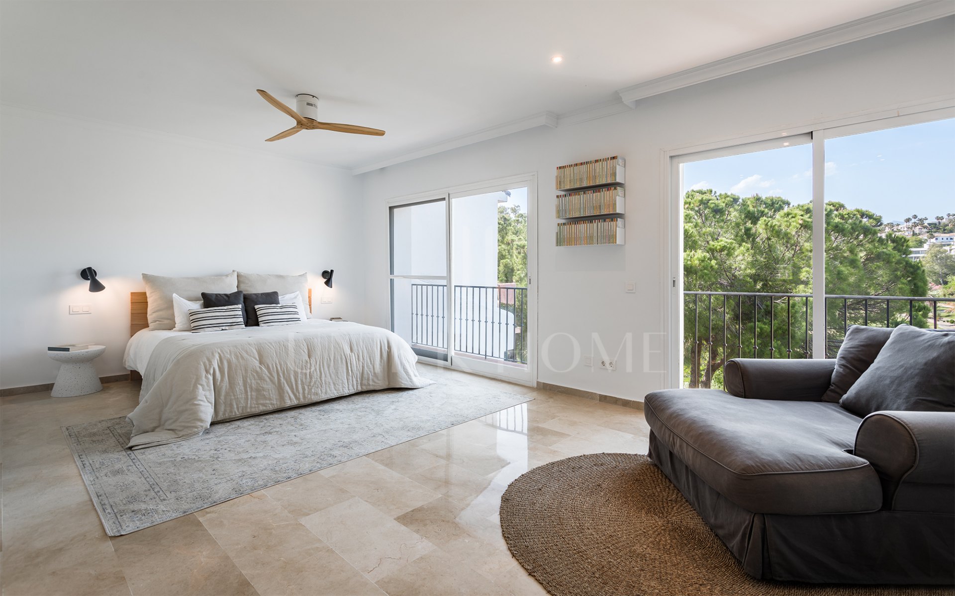 Spacious frontline golf townhouse in Las Encinas, La Quinta, Benahavís