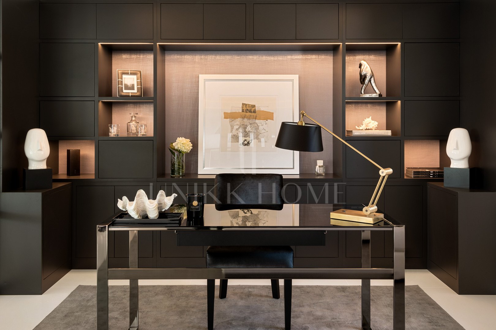 Exceptional villa front line to Los Naranjos Golf