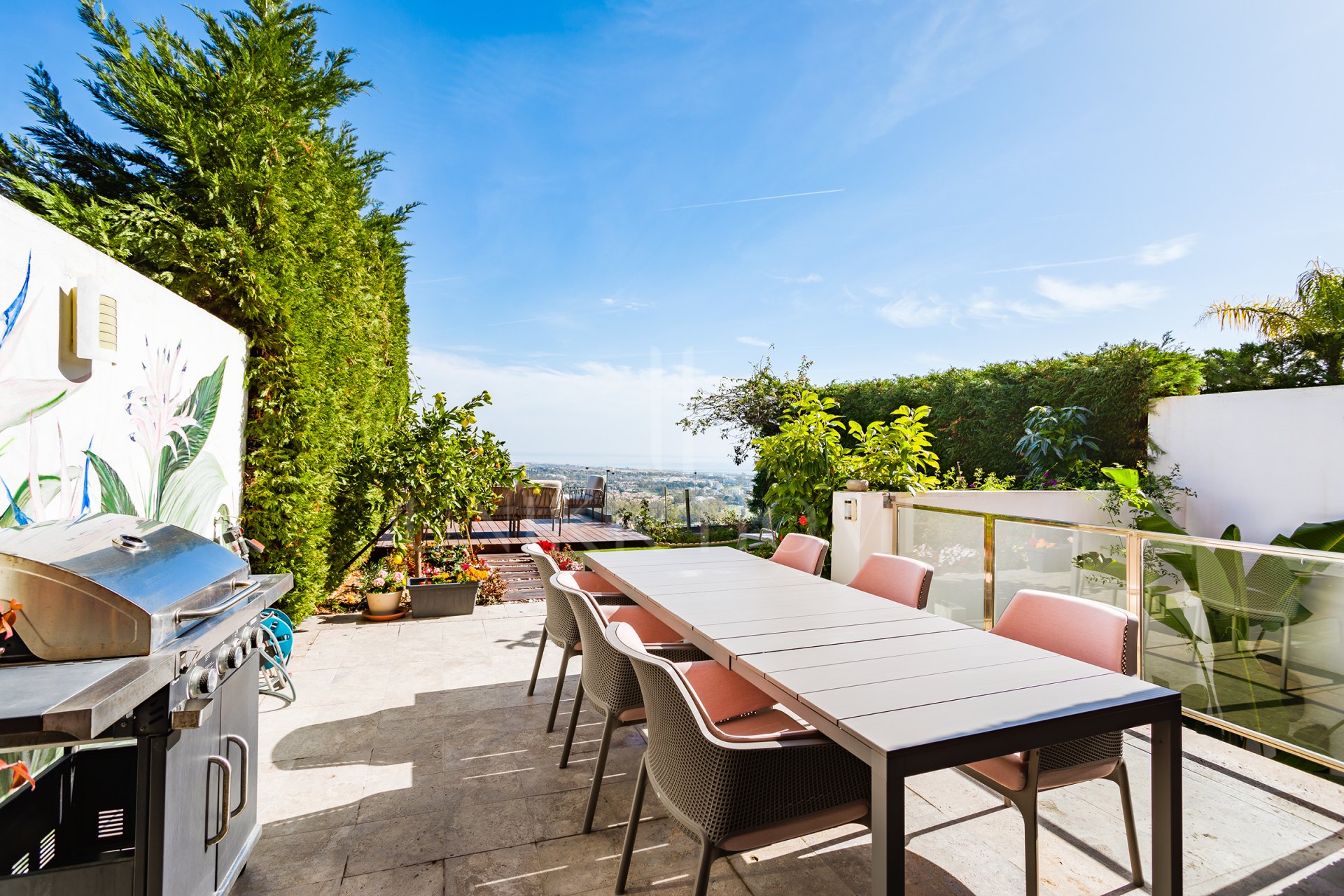 Semi-detached house with open views in Marbella Views, Benahavís