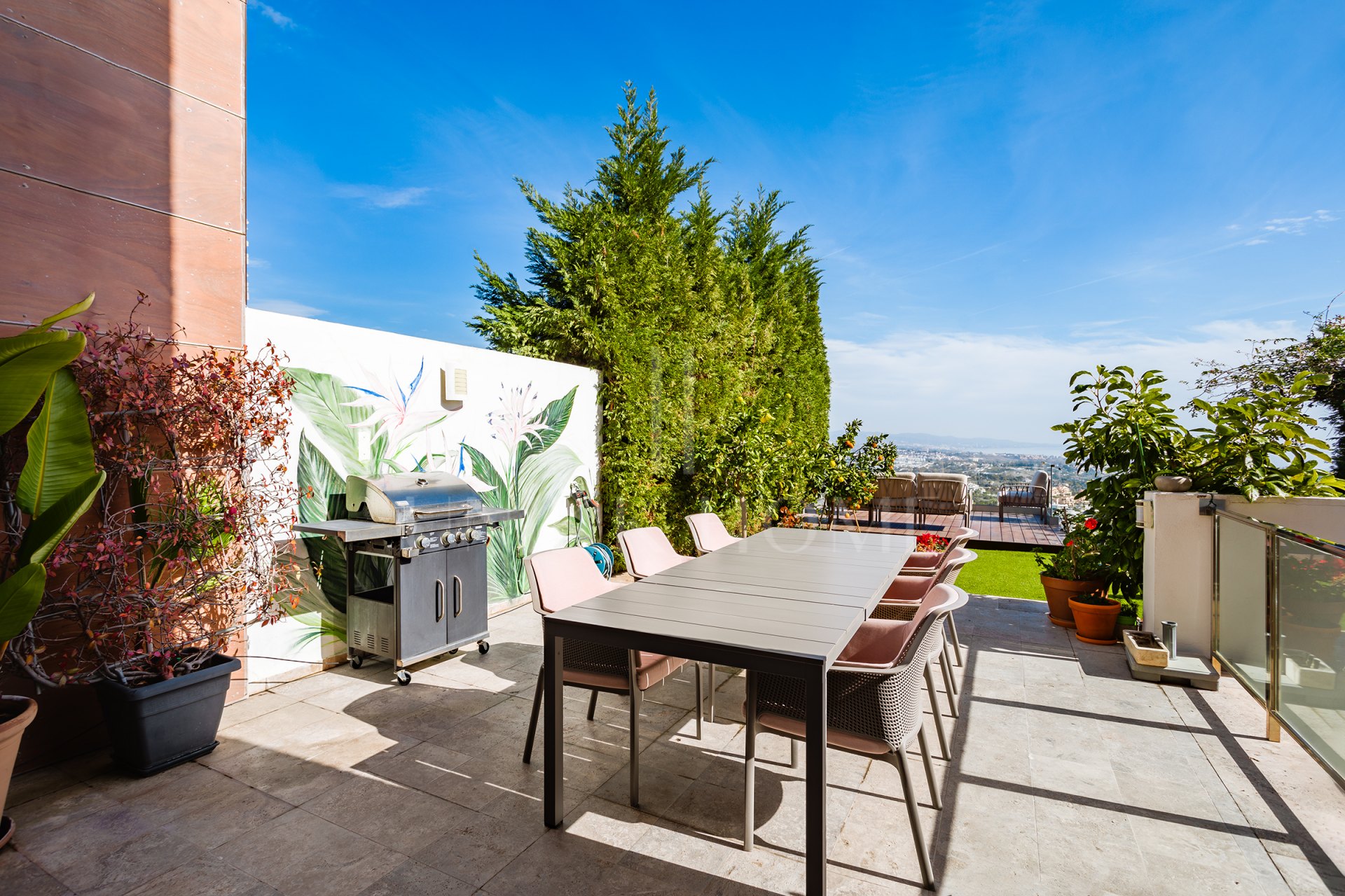 Semi-detached house with open views in Marbella Views, Benahavís