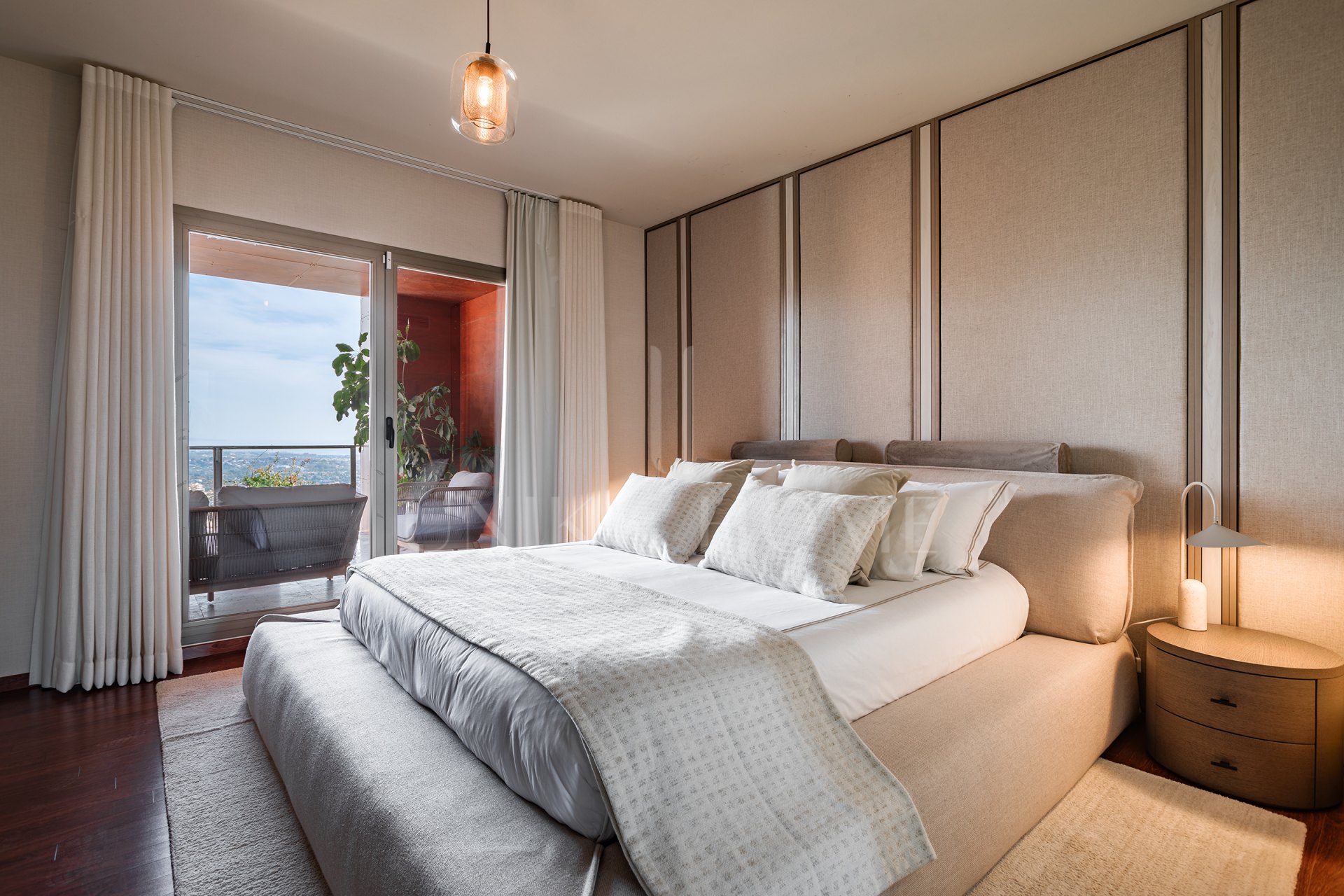 Semi-detached house with open views in Marbella Views, Benahavís