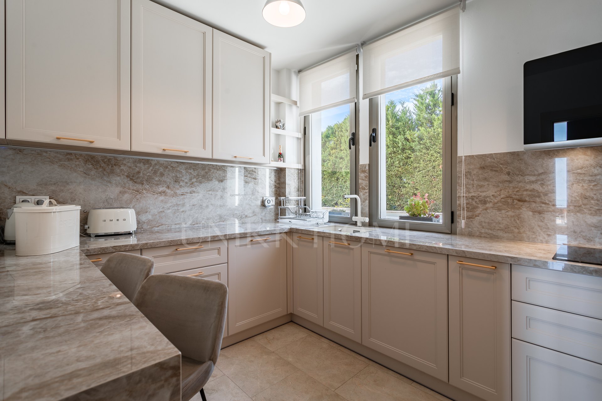 Semi-detached house with open views in Marbella Views, Benahavís