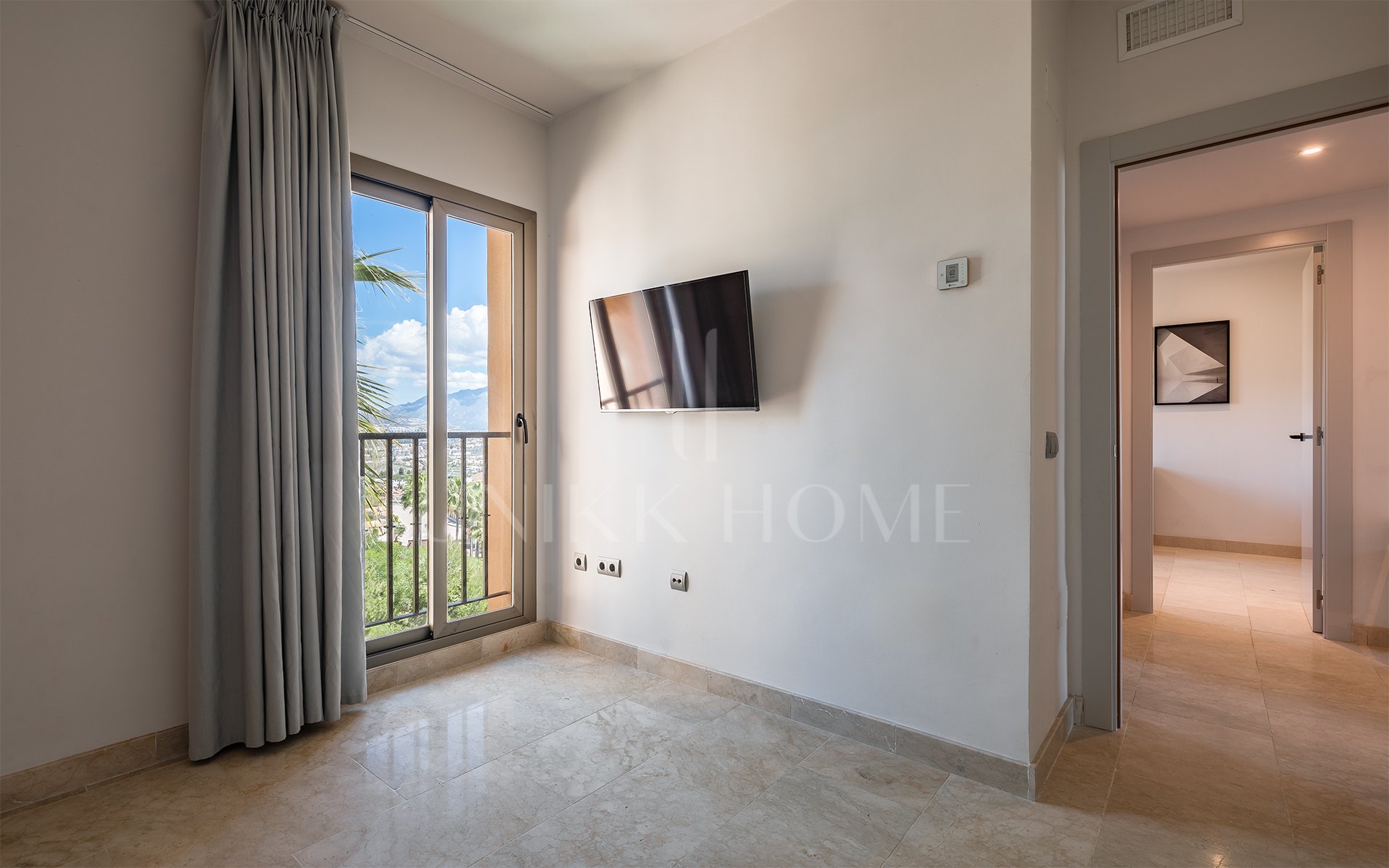 Spectacular one level penthouse with panoramic sea views in Hacienda del Señorío de Cifuentes, Benahavís