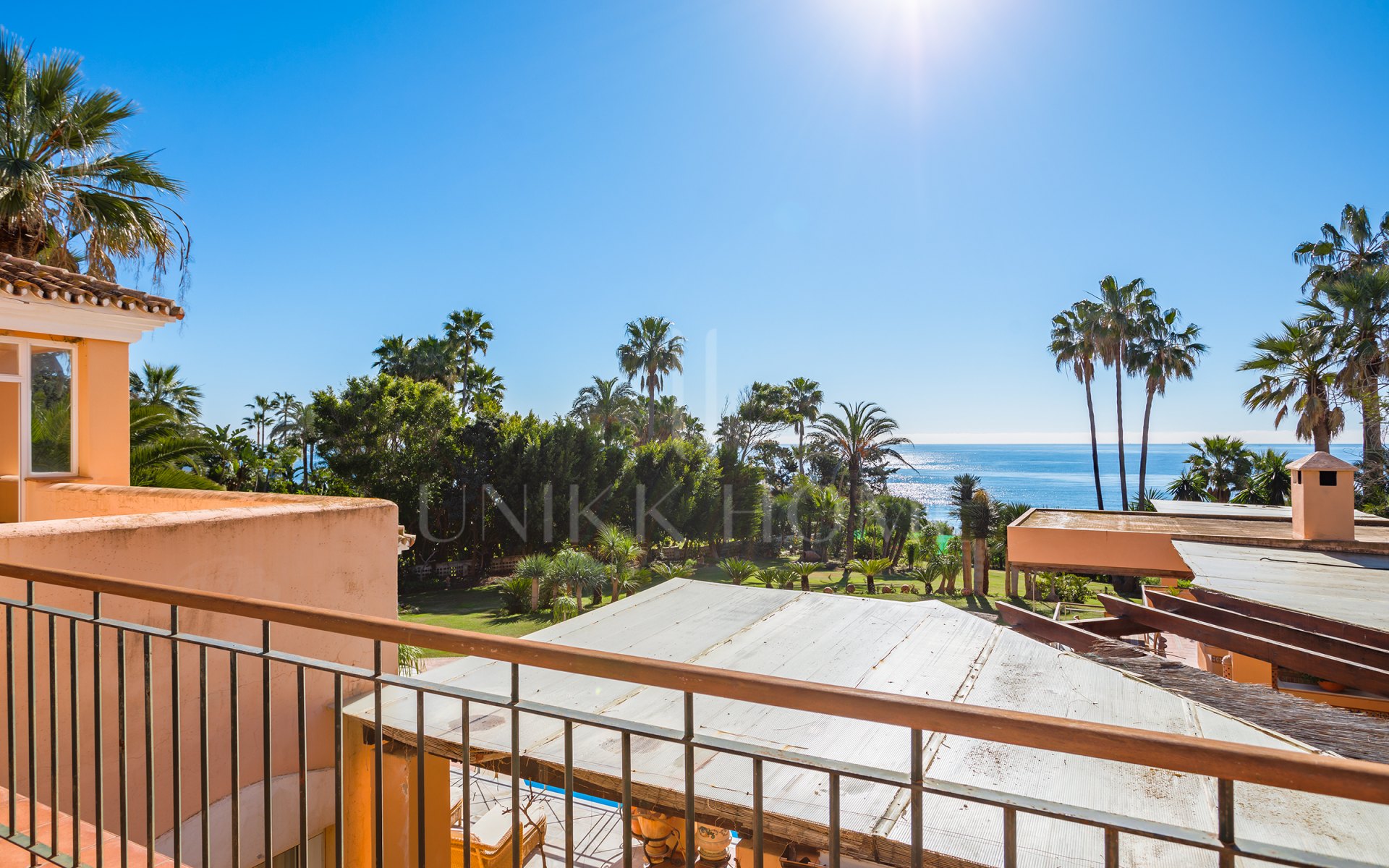 Villa en venta en Hacienda Beach, Estepona Este