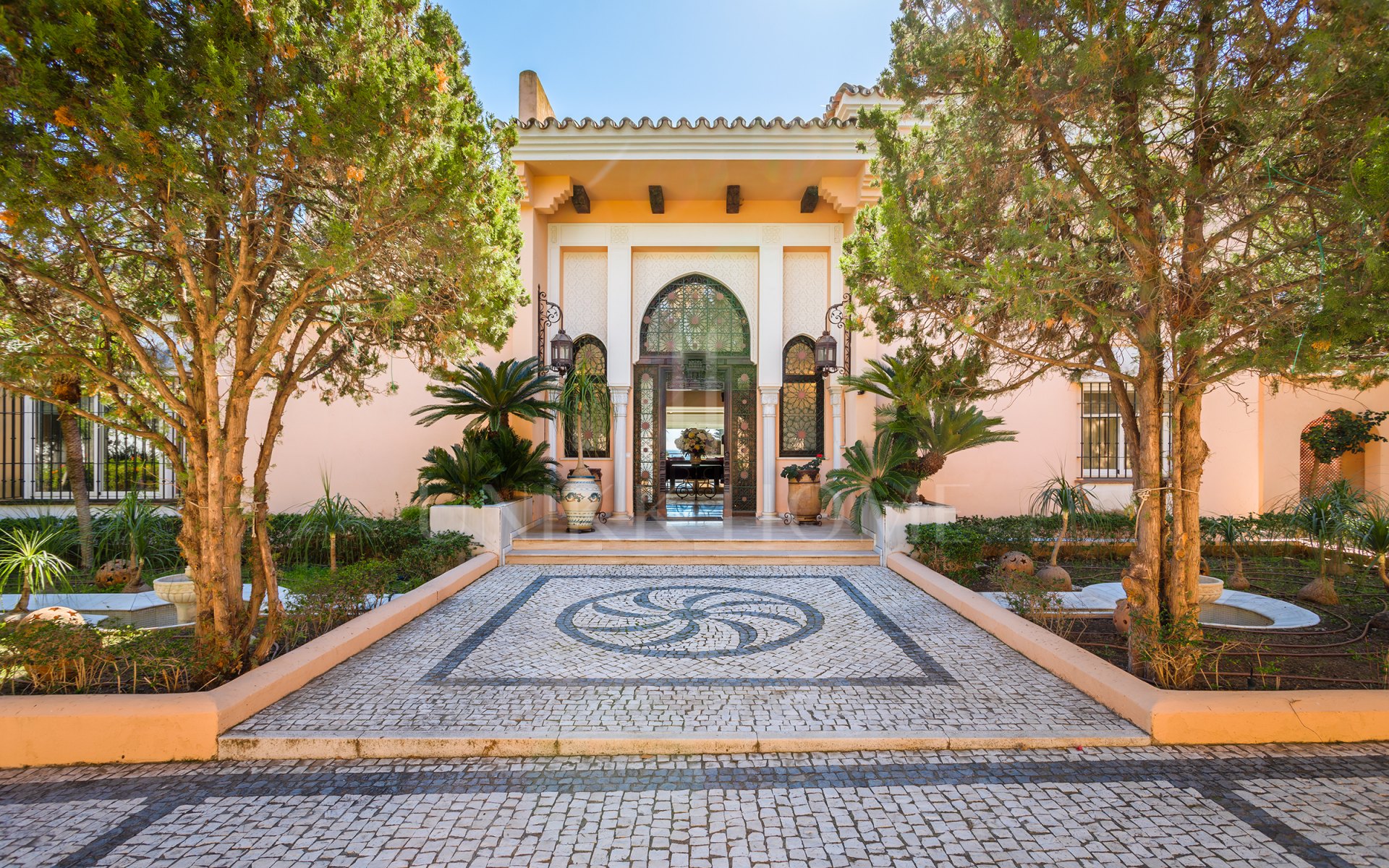 Villa en venta en Hacienda Beach, Estepona Este