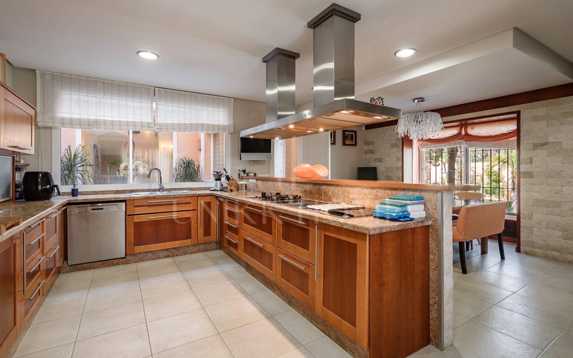 Villa en venta en Hacienda Beach, Estepona Este