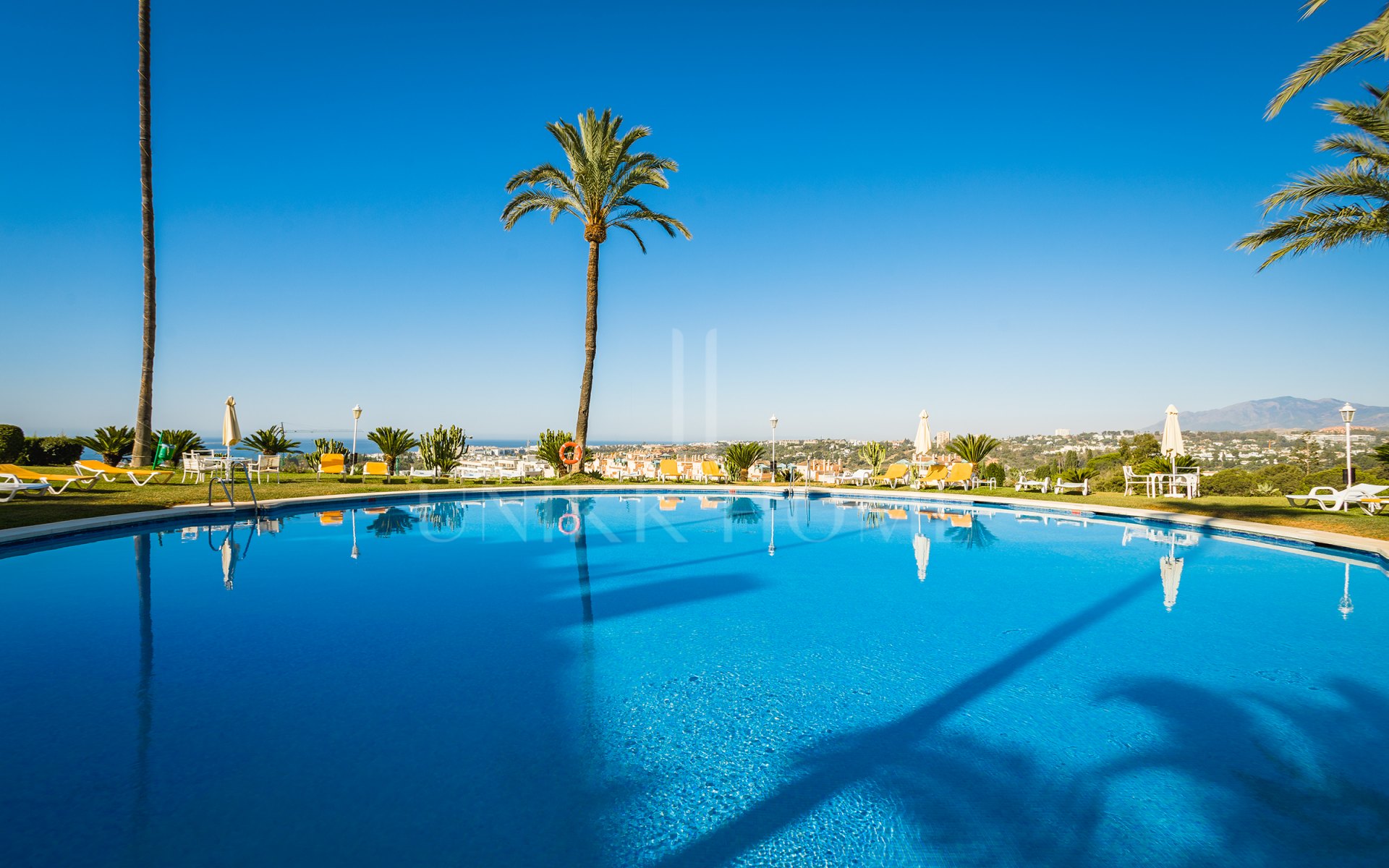 Stylish ground-floor apartment in Las Lomas del Marbella Club, on Marbella's Golden Mile