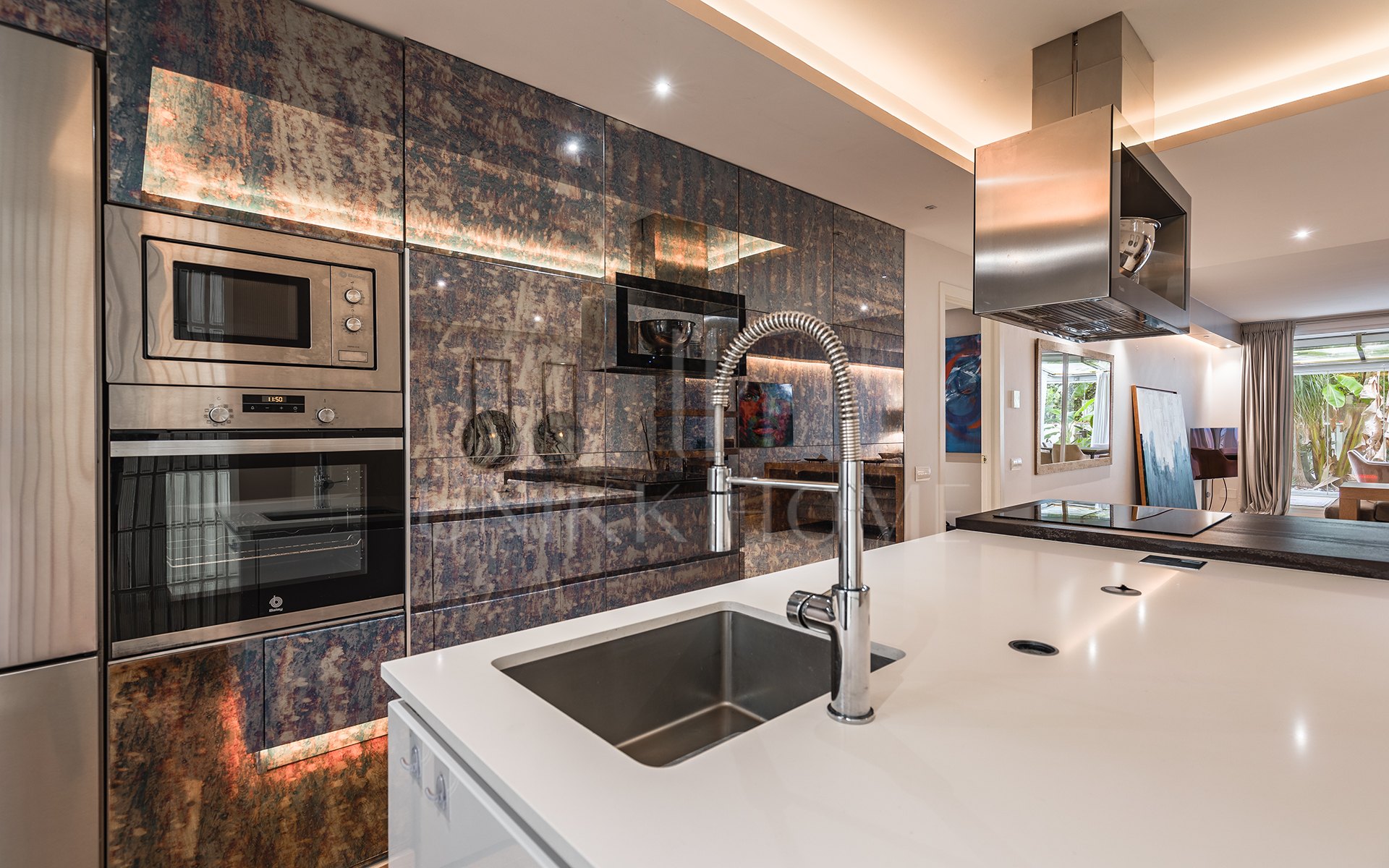 Stylish ground-floor apartment in Las Lomas del Marbella Club, on Marbella's Golden Mile