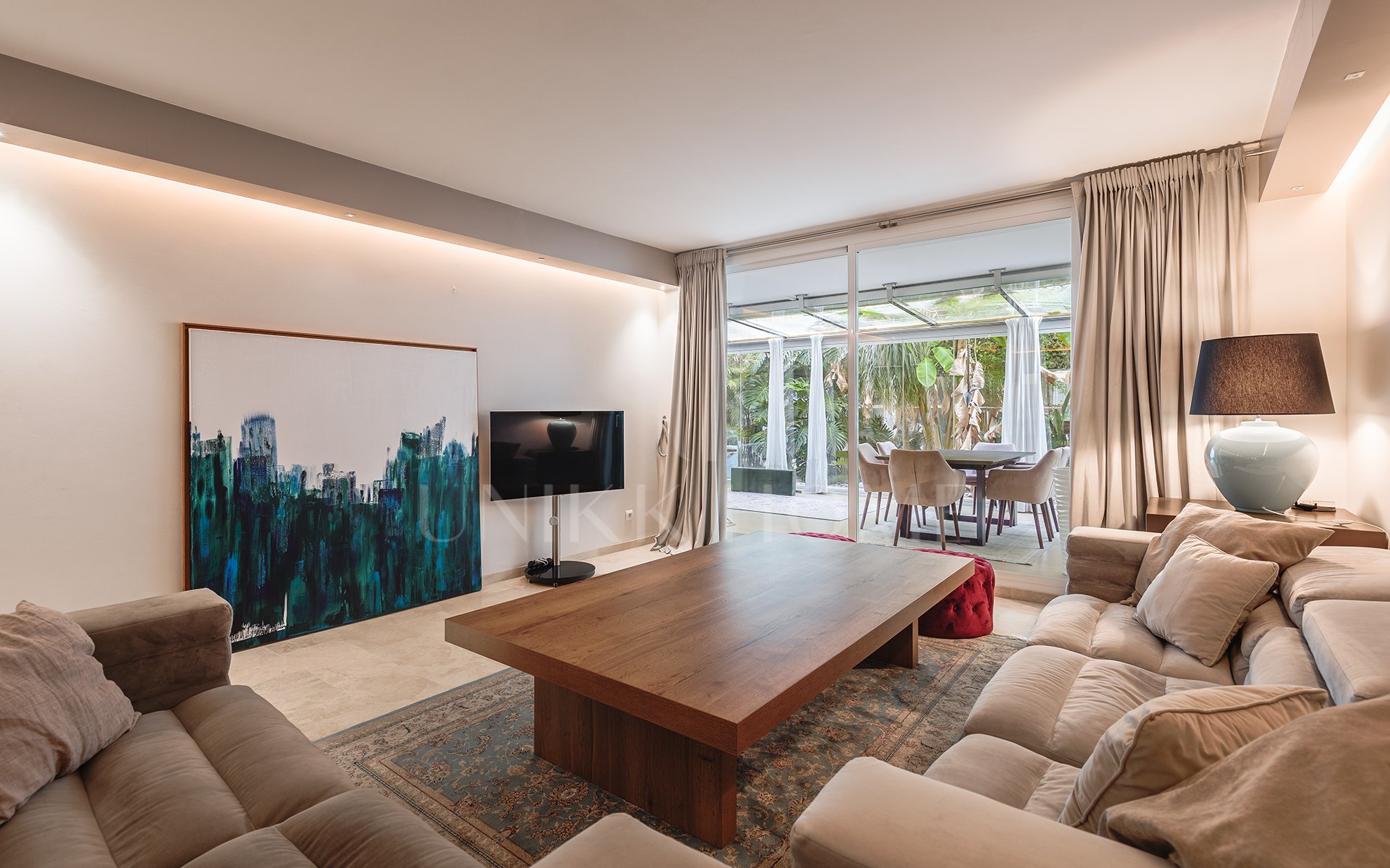 Stylish ground-floor apartment in Las Lomas del Marbella Club, on Marbella's Golden Mile