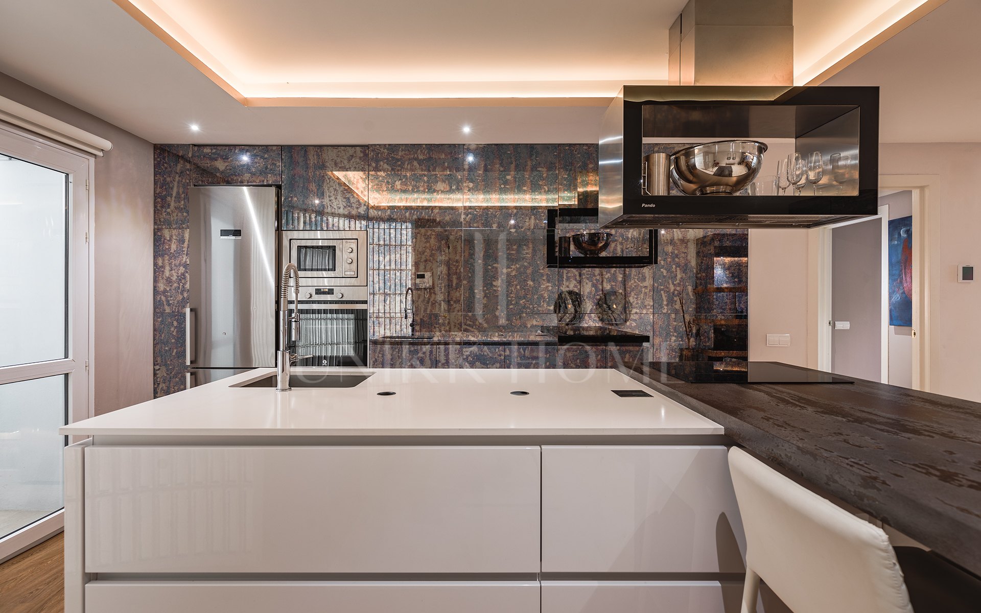 Stylish ground-floor apartment in Las Lomas del Marbella Club, on Marbella's Golden Mile