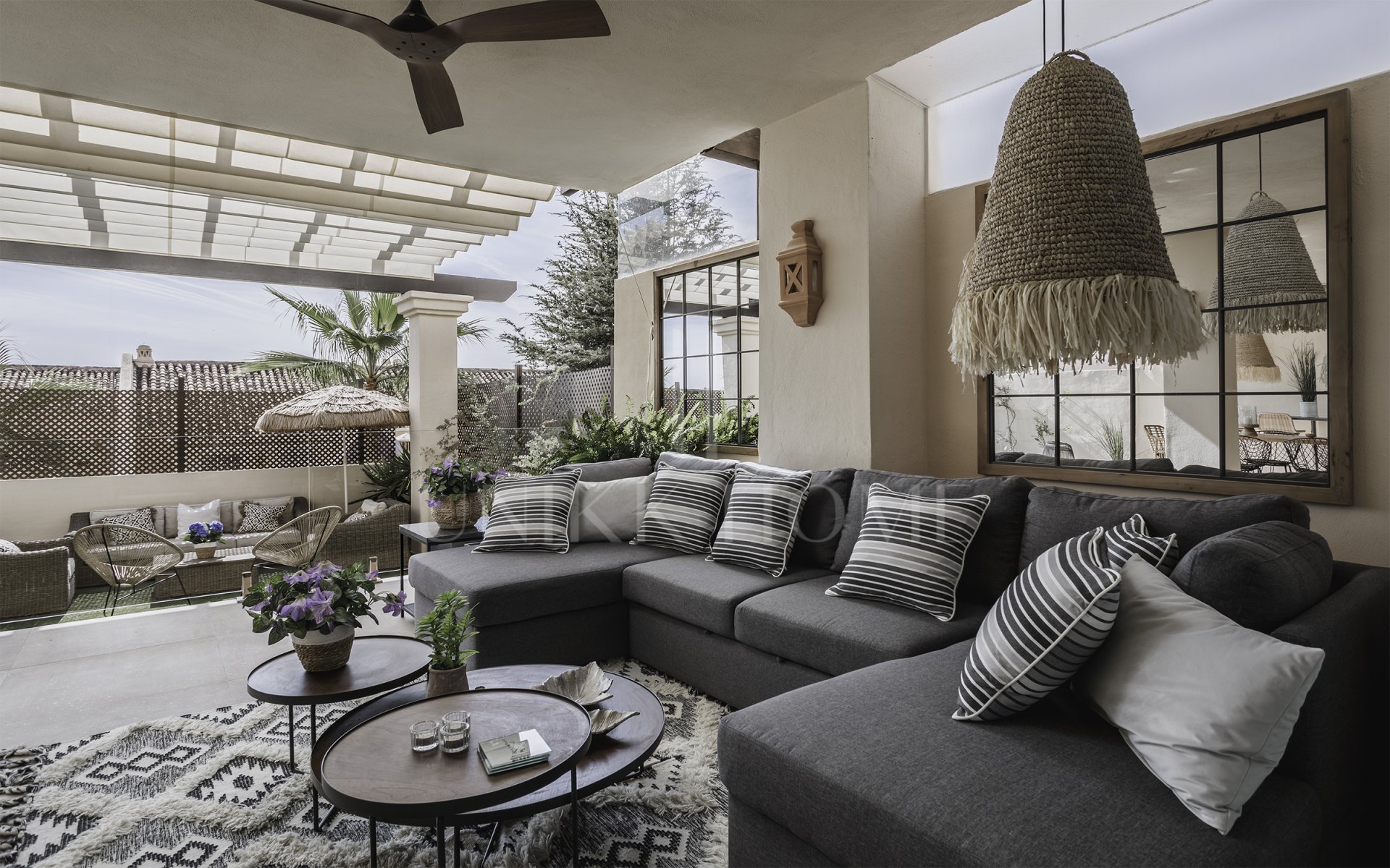 Amplio y luminoso apartamento en planta baja en Albatros Hills, Nueva Andalucia