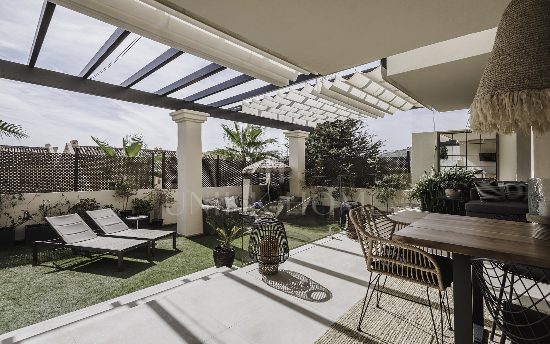 Amplio y luminoso apartamento en planta baja en Albatros Hills, Nueva Andalucia