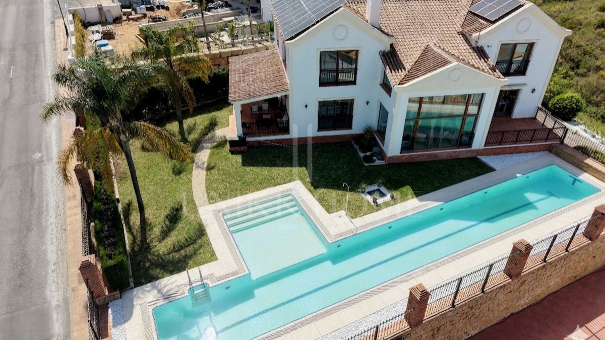 Villa en venta en La Cala Golf Resort, Mijas Costa