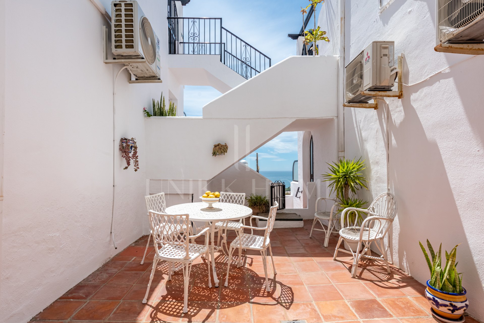 Gorgeous 2-Bedroom Apartment with Stunning Sea Views in Riviera del Sol!