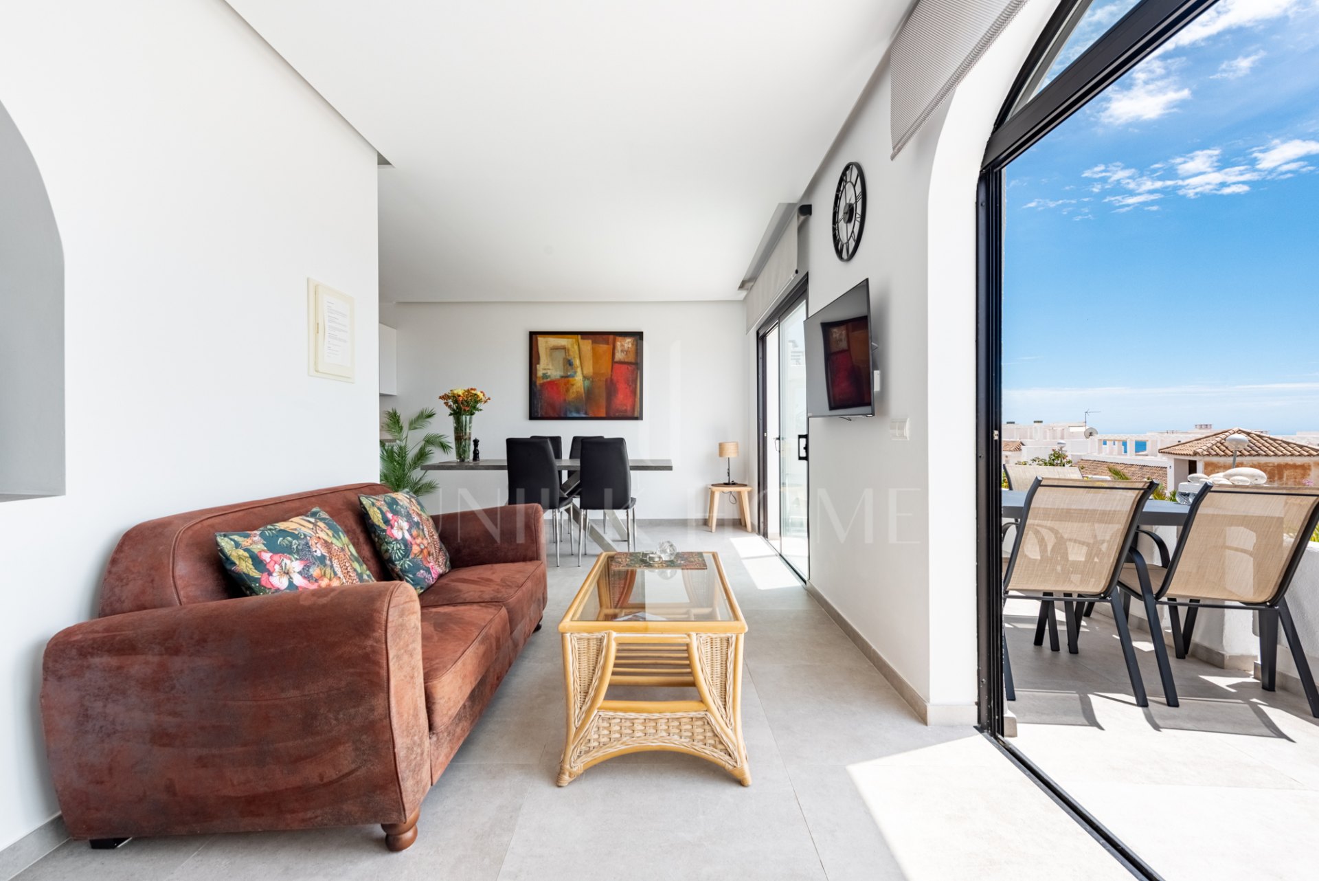 Gorgeous 2-Bedroom Apartment with Stunning Sea Views in Riviera del Sol!