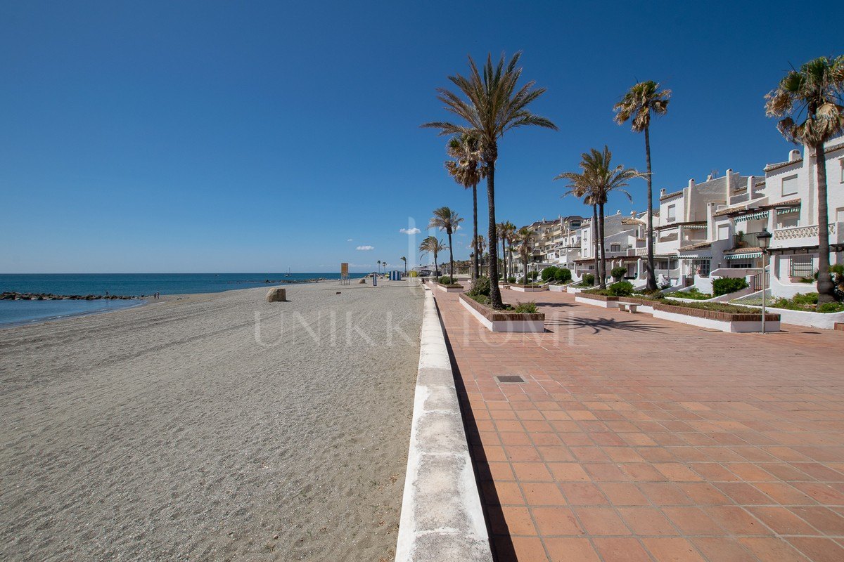 Apartamento renovado en planta baja cerca del Puerto de la Duquesa