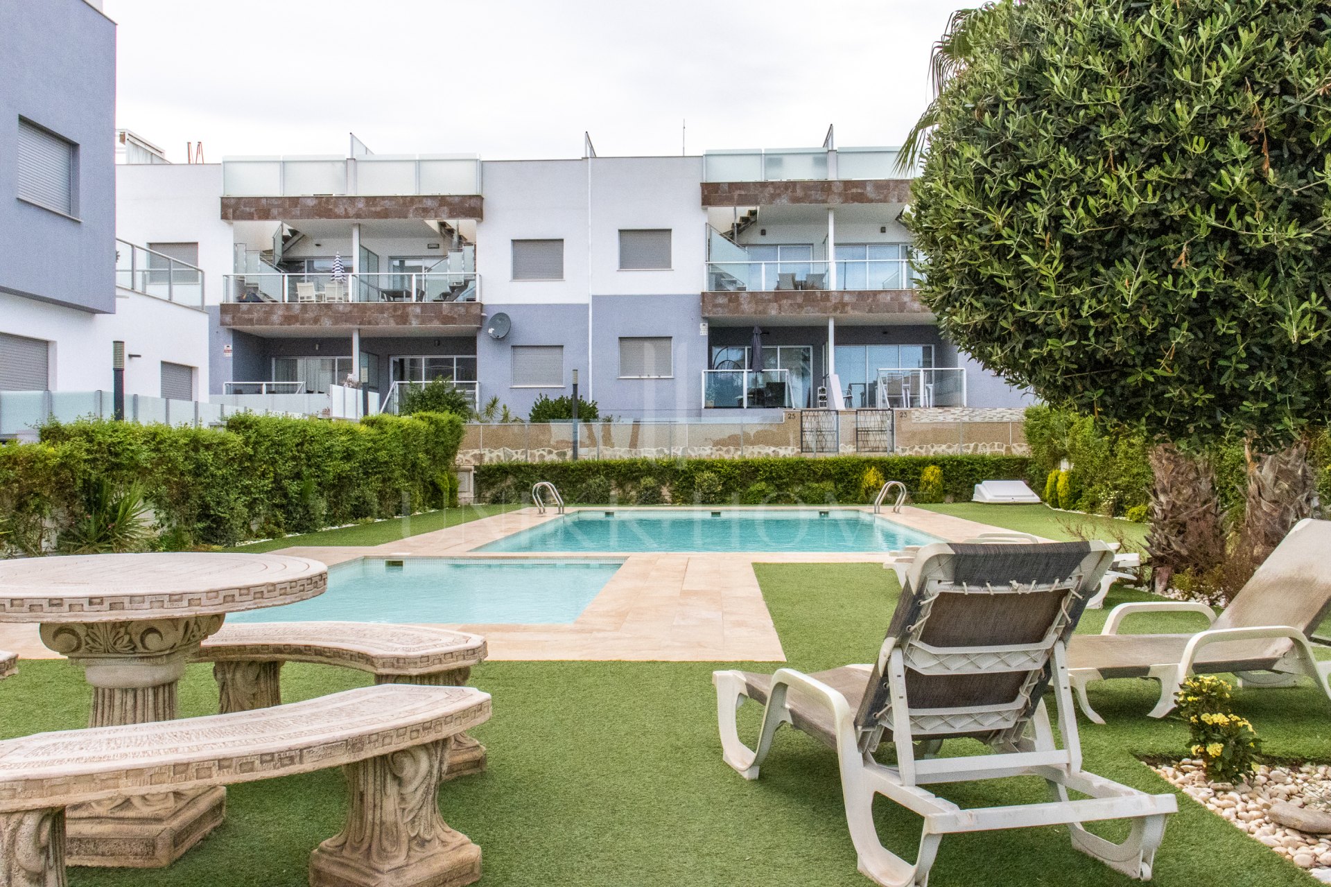 Luminoso apartamento en planta baja en Punta Prima.