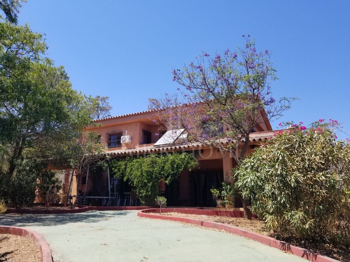 Stunning Finca with massive plot - Ideal for a Retreat in La Cala de Mijas Area