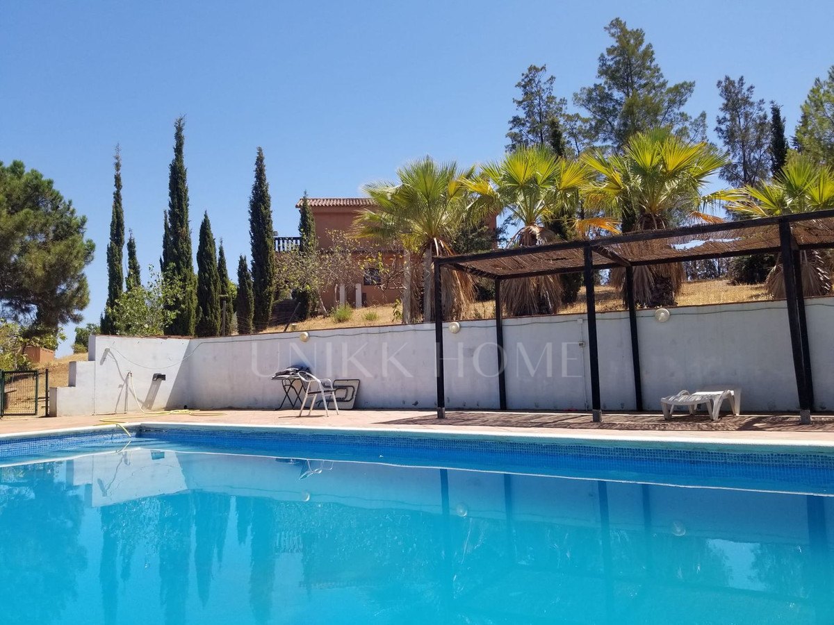 Stunning Finca with massive plot - Ideal for a Retreat in La Cala de Mijas Area