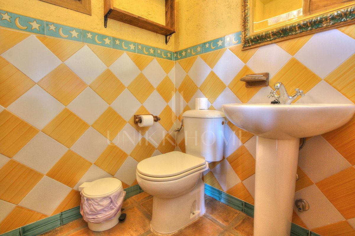 Stunning Finca with massive plot - Ideal for a Retreat in La Cala de Mijas Area