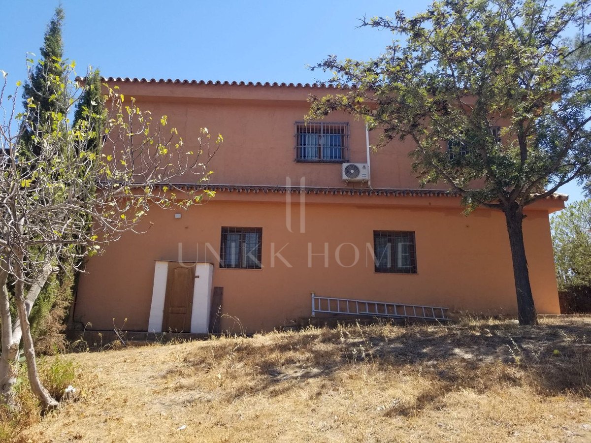 Stunning Finca with massive plot - Ideal for a Retreat in La Cala de Mijas Area