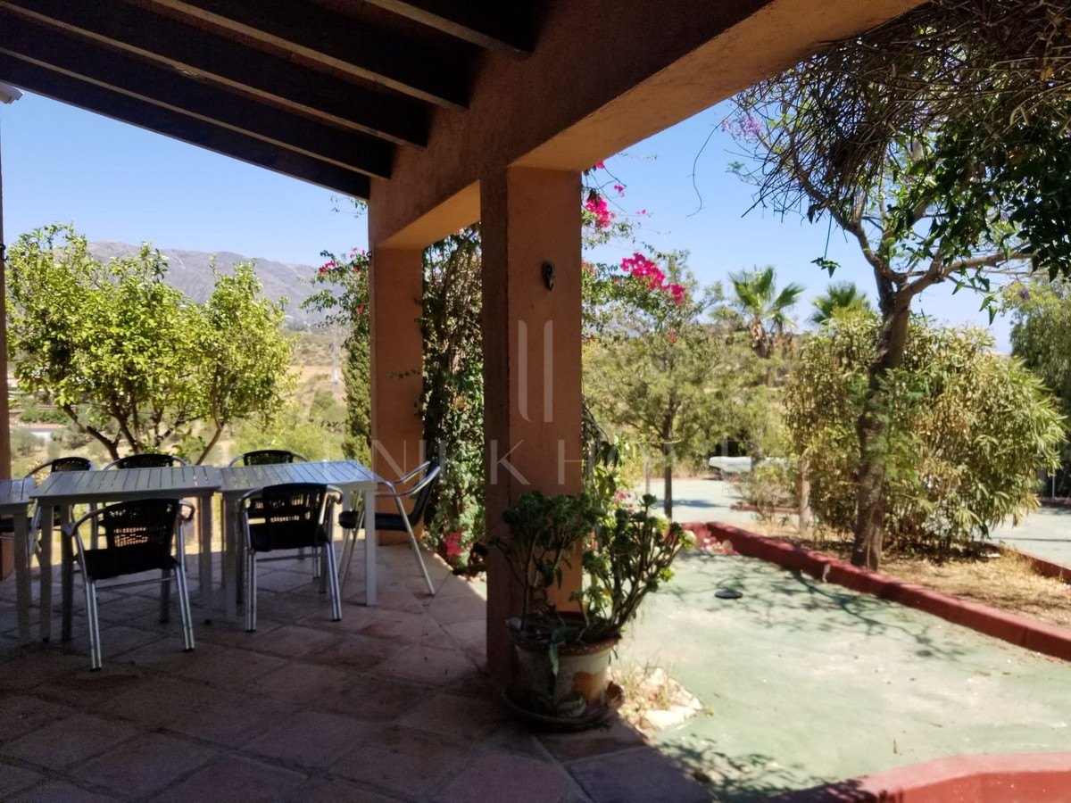Stunning Finca with massive plot - Ideal for a Retreat in La Cala de Mijas Area