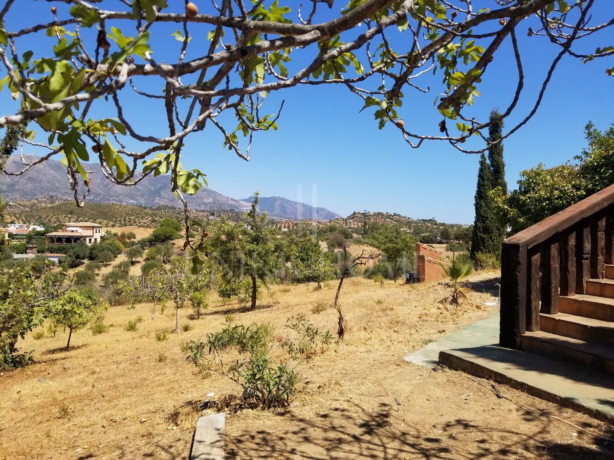 Stunning Finca with massive plot - Ideal for a Retreat in La Cala de Mijas Area
