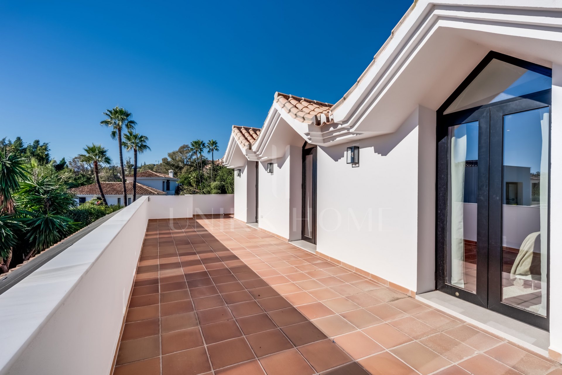 Villa Cisne - Nueva villa en Nueva Andalucia