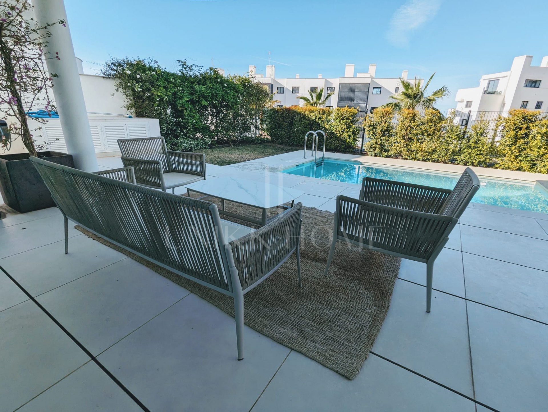 Luxury 3 bed garden villa in Higuerón West with Tourist Licence