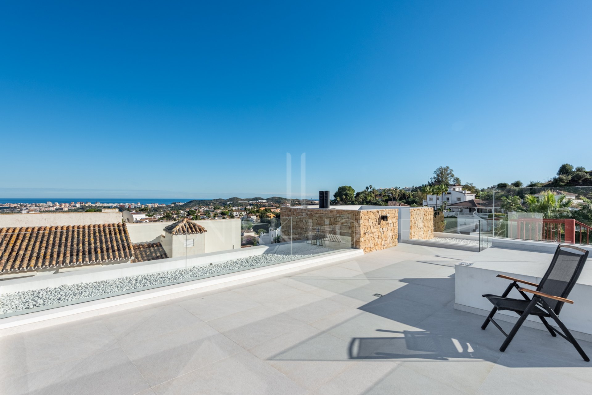 CONTEMPORARY LUXURY VILLA WITH PANORAMIC VIEWS – BUILT 2024