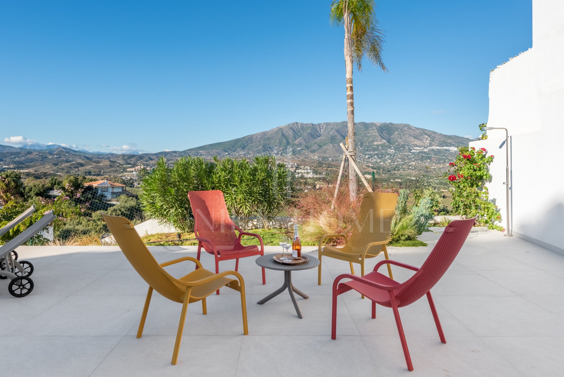 CONTEMPORARY LUXURY VILLA WITH PANORAMIC VIEWS – BUILT 2024