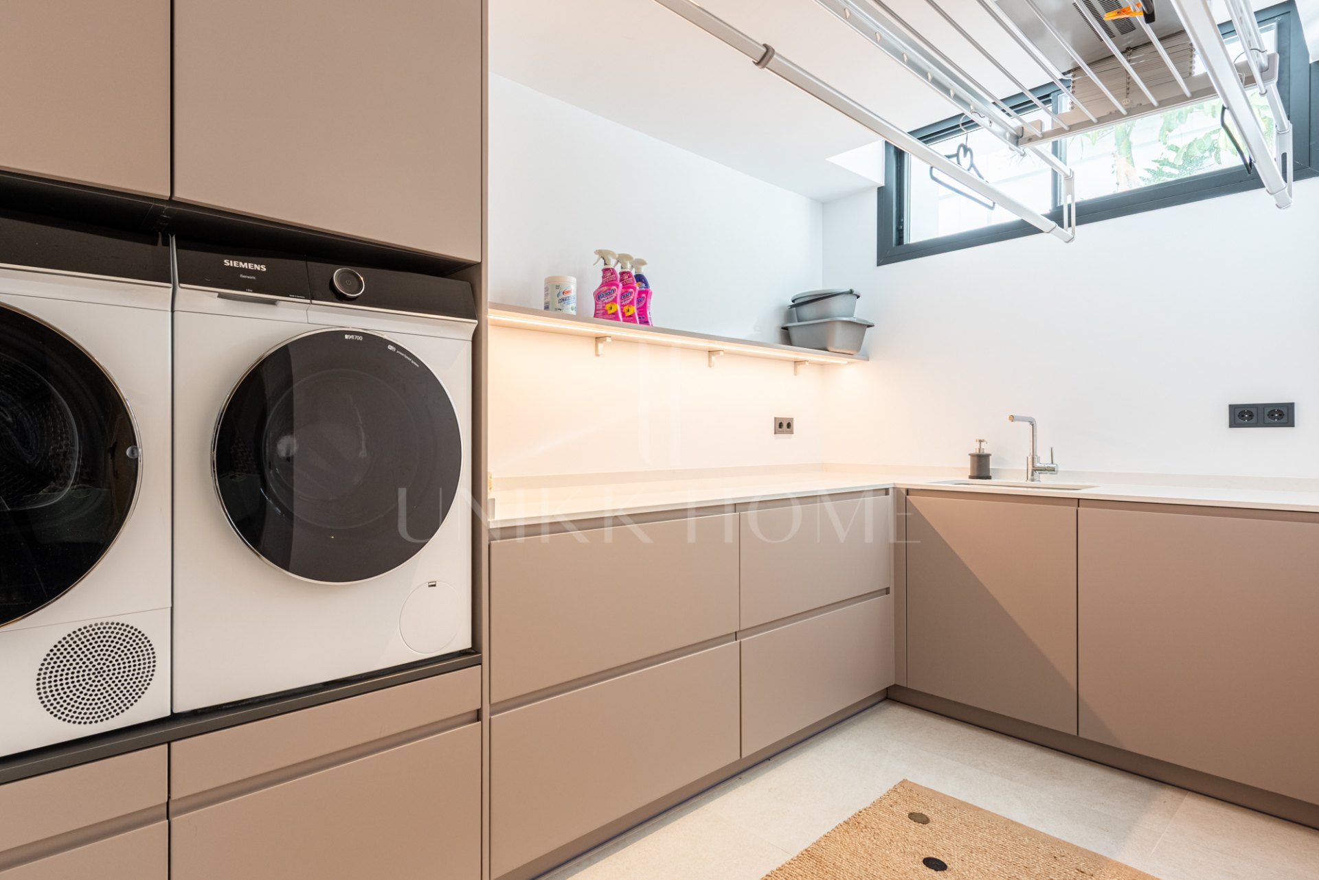 CONTEMPORARY LUXURY VILLA WITH PANORAMIC VIEWS – BUILT 2024