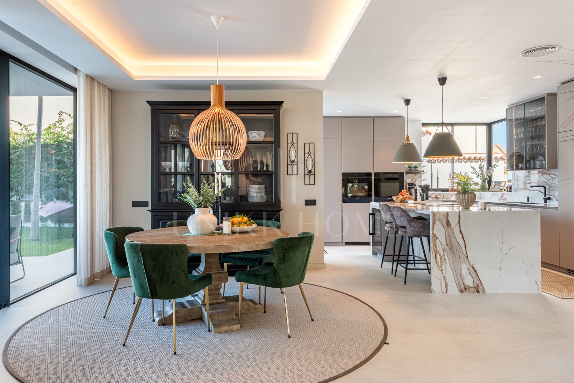 CONTEMPORARY LUXURY VILLA WITH PANORAMIC VIEWS – BUILT 2024