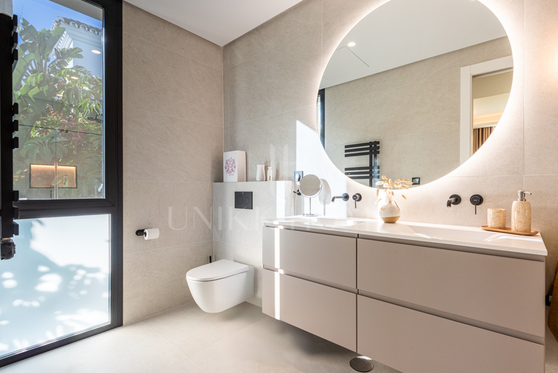 CONTEMPORARY LUXURY VILLA WITH PANORAMIC VIEWS – BUILT 2024