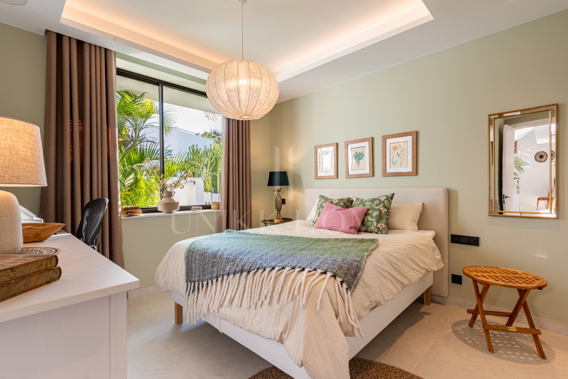 CONTEMPORARY LUXURY VILLA WITH PANORAMIC VIEWS – BUILT 2024