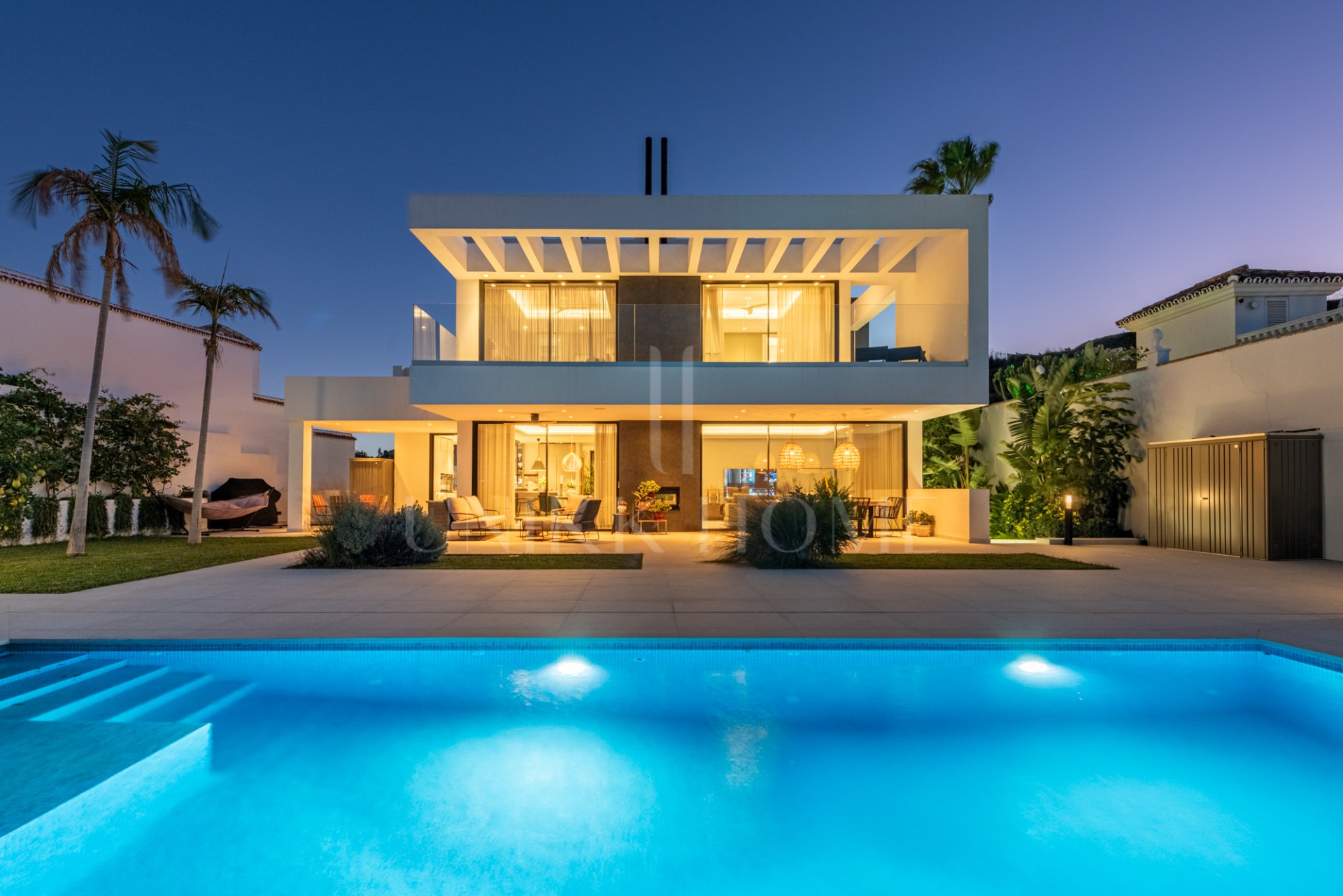 CONTEMPORARY LUXURY VILLA WITH PANORAMIC VIEWS – BUILT 2024
