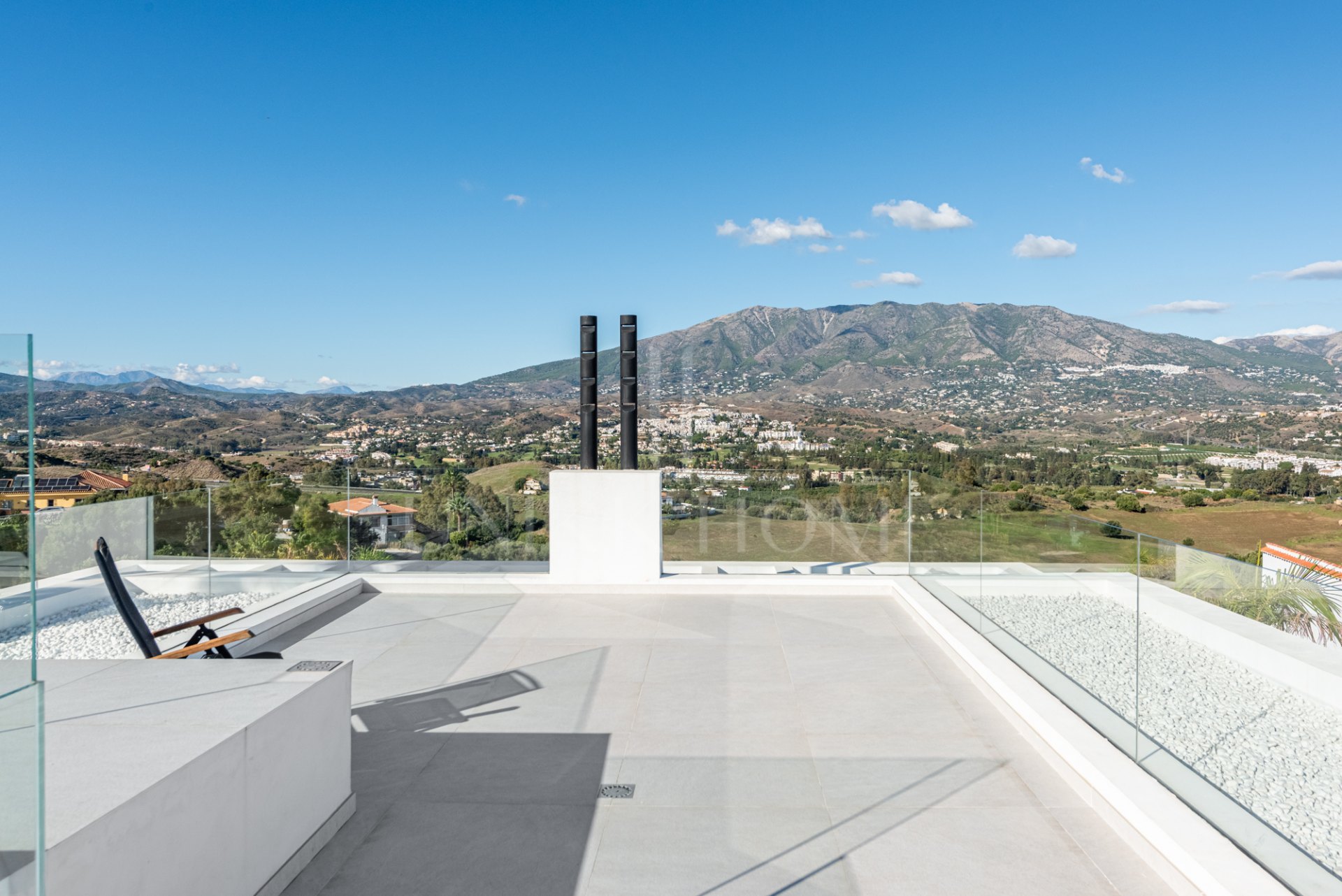 CONTEMPORARY LUXURY VILLA WITH PANORAMIC VIEWS – BUILT 2024