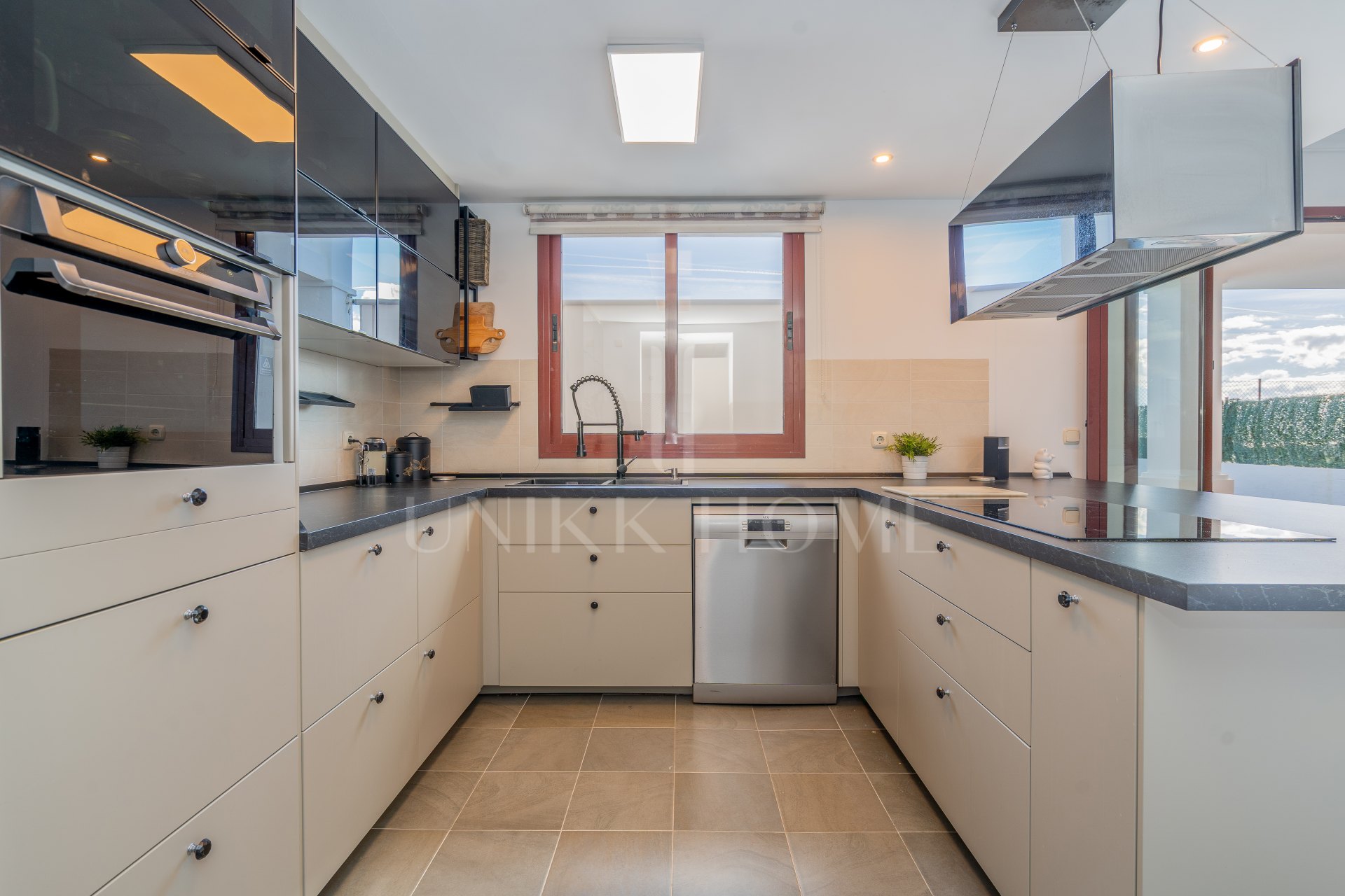 3 bedrooms Townhouse with private pool - your calm spot between Finca Cortesin and Doña Julia