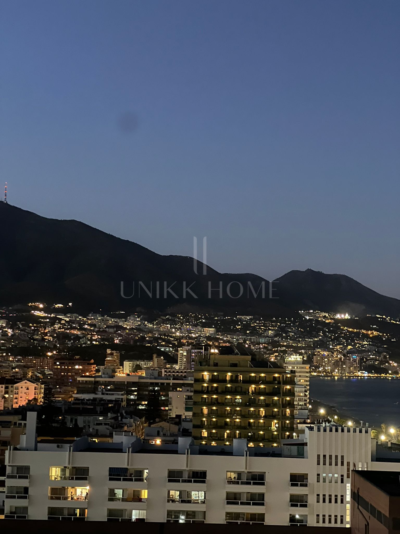 Exclusive Duplex Penthouse near the beach with Private Pool & Panoramic Views – 182 m²