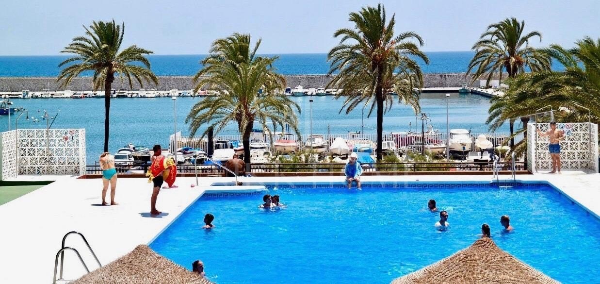 Exclusive Duplex Penthouse near the beach with Private Pool & Panoramic Views – 182 m²